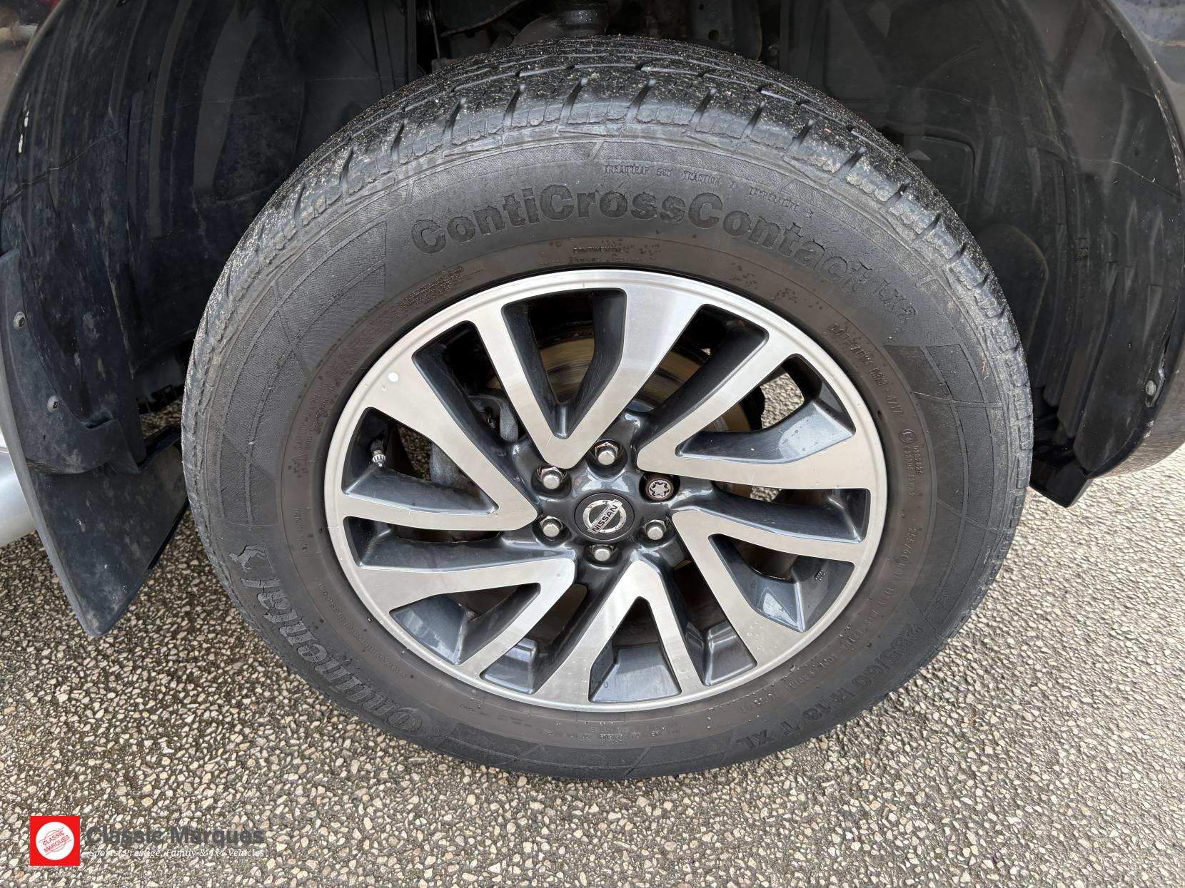 Nissan Navara 2.3 dCi Tekna Pickup Double Cab 4dr Diesel Manual 4WD Euro 6 (s/s) (190 ps)