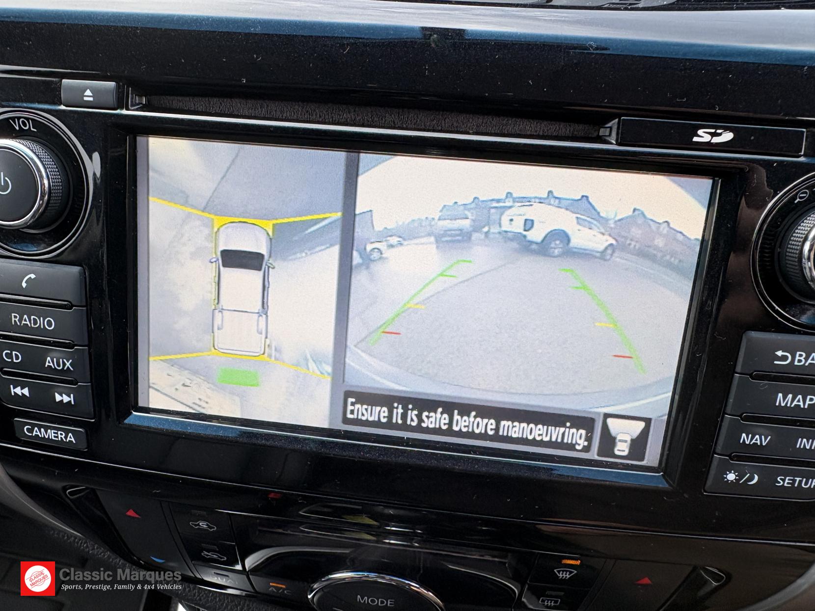 Nissan Navara 2.3 dCi Tekna Pickup Double Cab 4dr Diesel Manual 4WD Euro 6 (s/s) (190 ps)