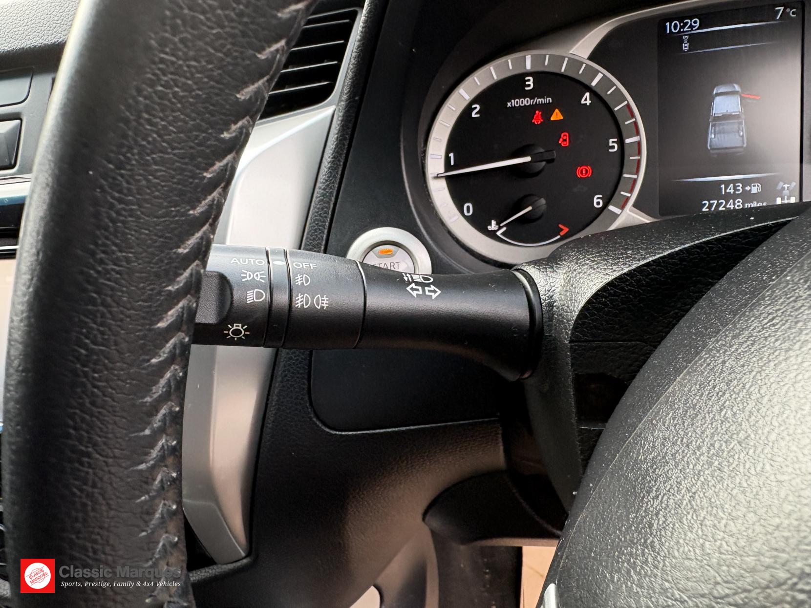 Nissan Navara 2.3 dCi Tekna Pickup Double Cab 4dr Diesel Manual 4WD Euro 6 (s/s) (190 ps)