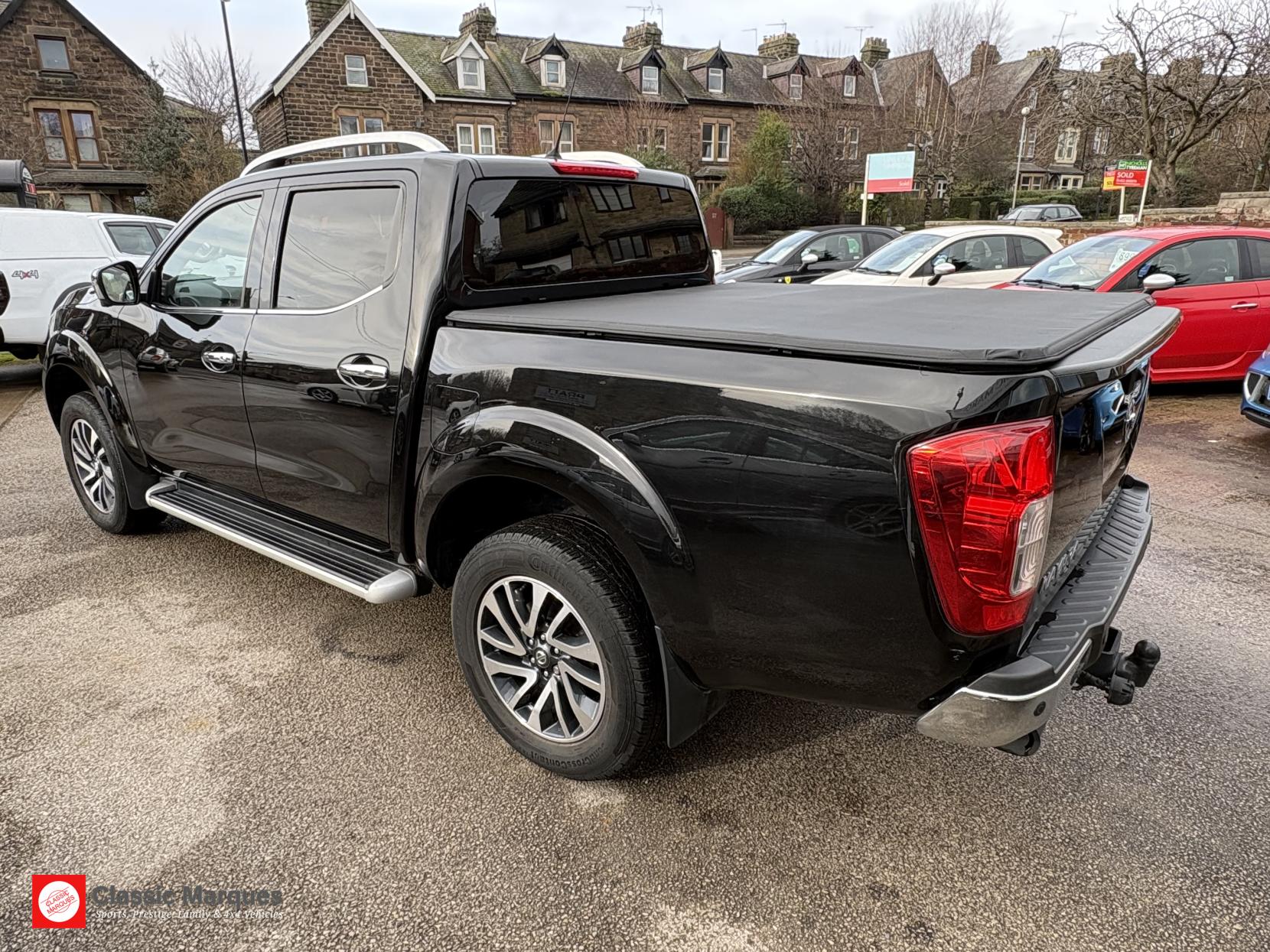 Nissan Navara 2.3 dCi Tekna Pickup Double Cab 4dr Diesel Manual 4WD Euro 6 (s/s) (190 ps)