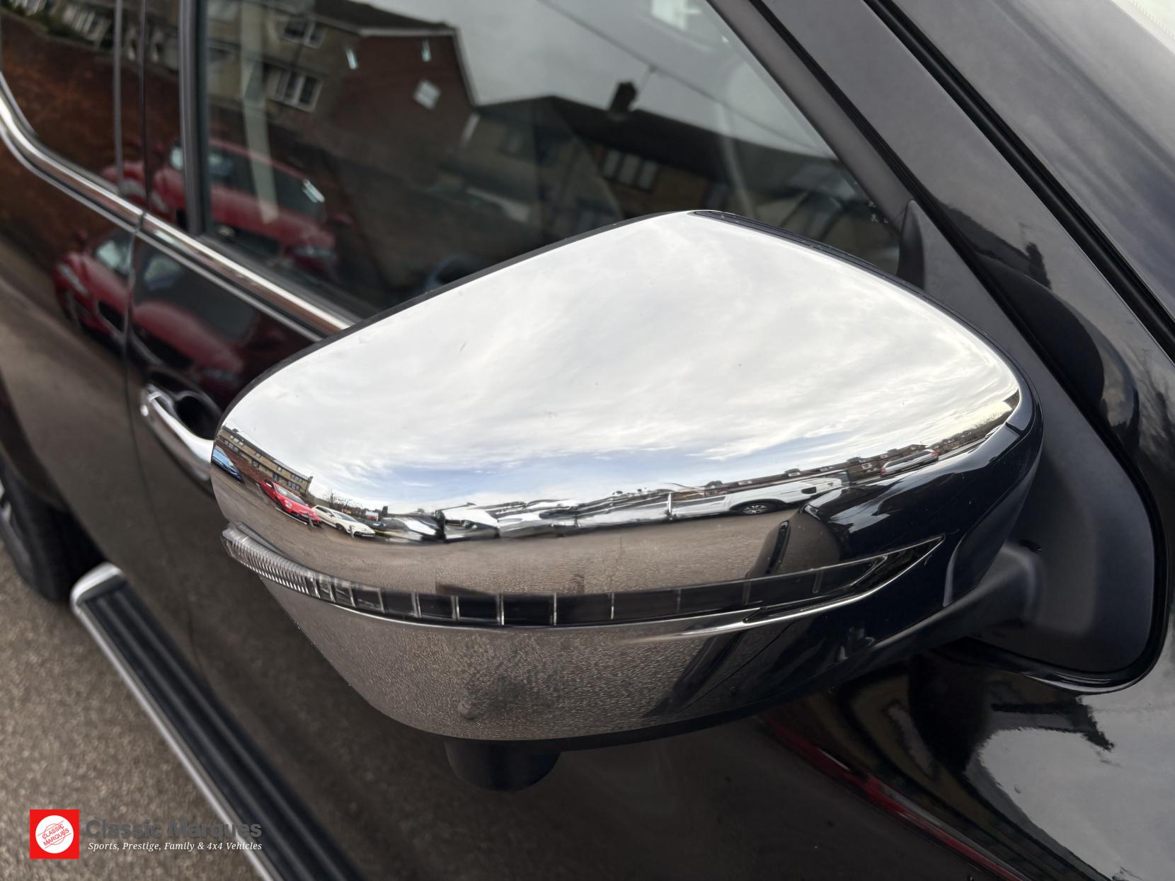 Nissan Navara 2.3 dCi Tekna Pickup Double Cab 4dr Diesel Manual 4WD Euro 6 (s/s) (190 ps)