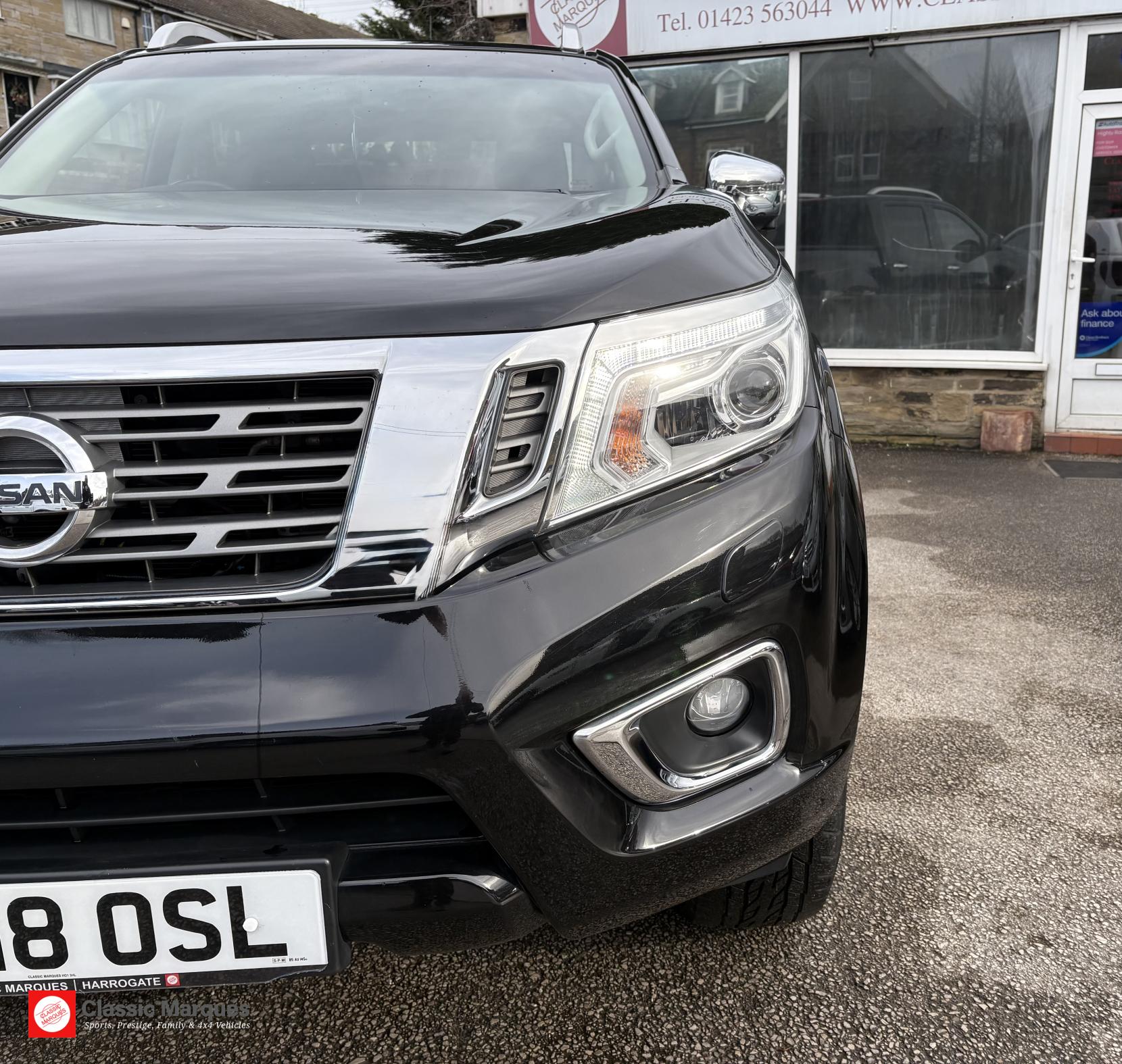 Nissan Navara 2.3 dCi Tekna Pickup Double Cab 4dr Diesel Manual 4WD Euro 6 (s/s) (190 ps)