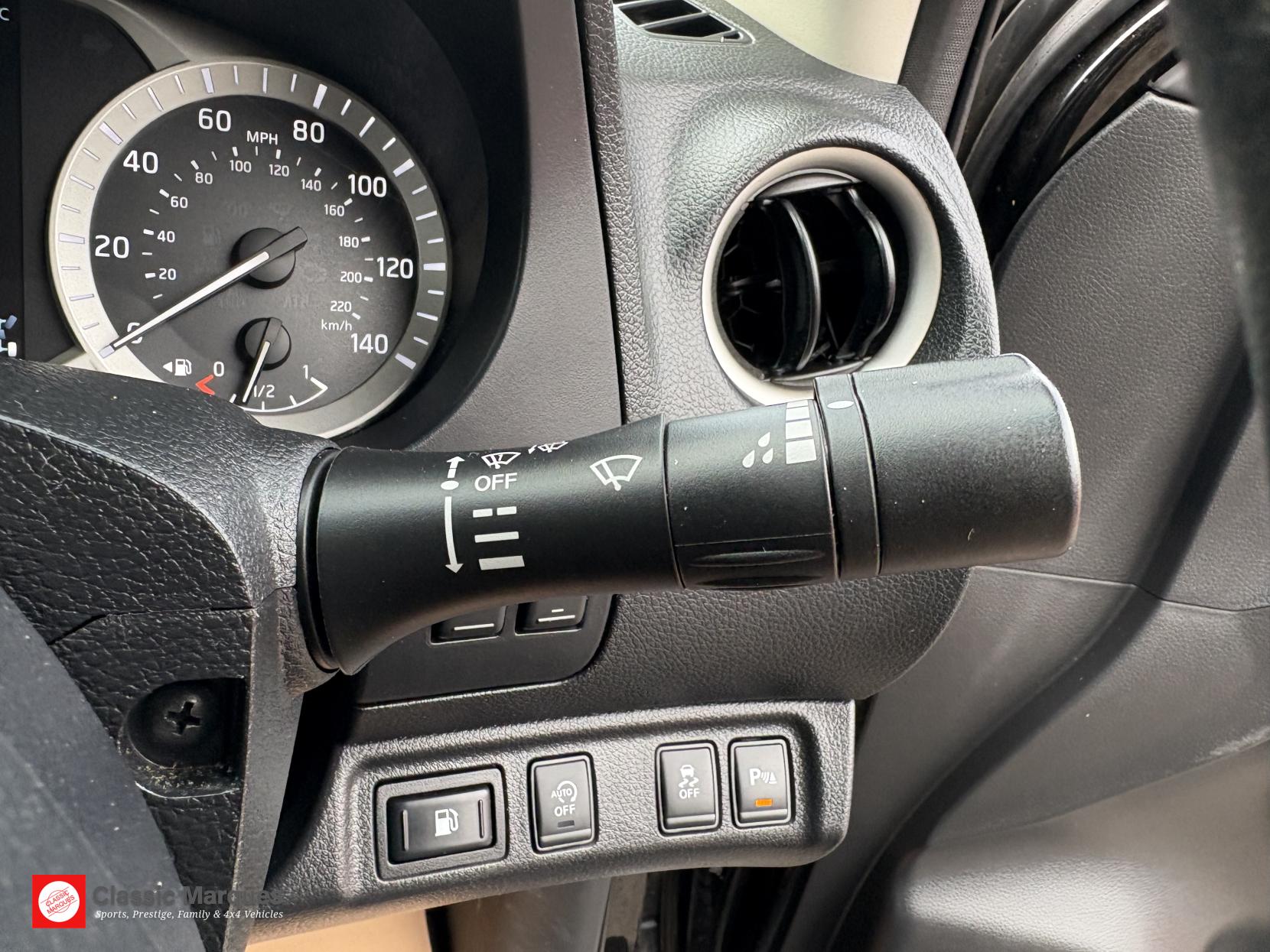 Nissan Navara 2.3 dCi Tekna Pickup Double Cab 4dr Diesel Manual 4WD Euro 6 (s/s) (190 ps)