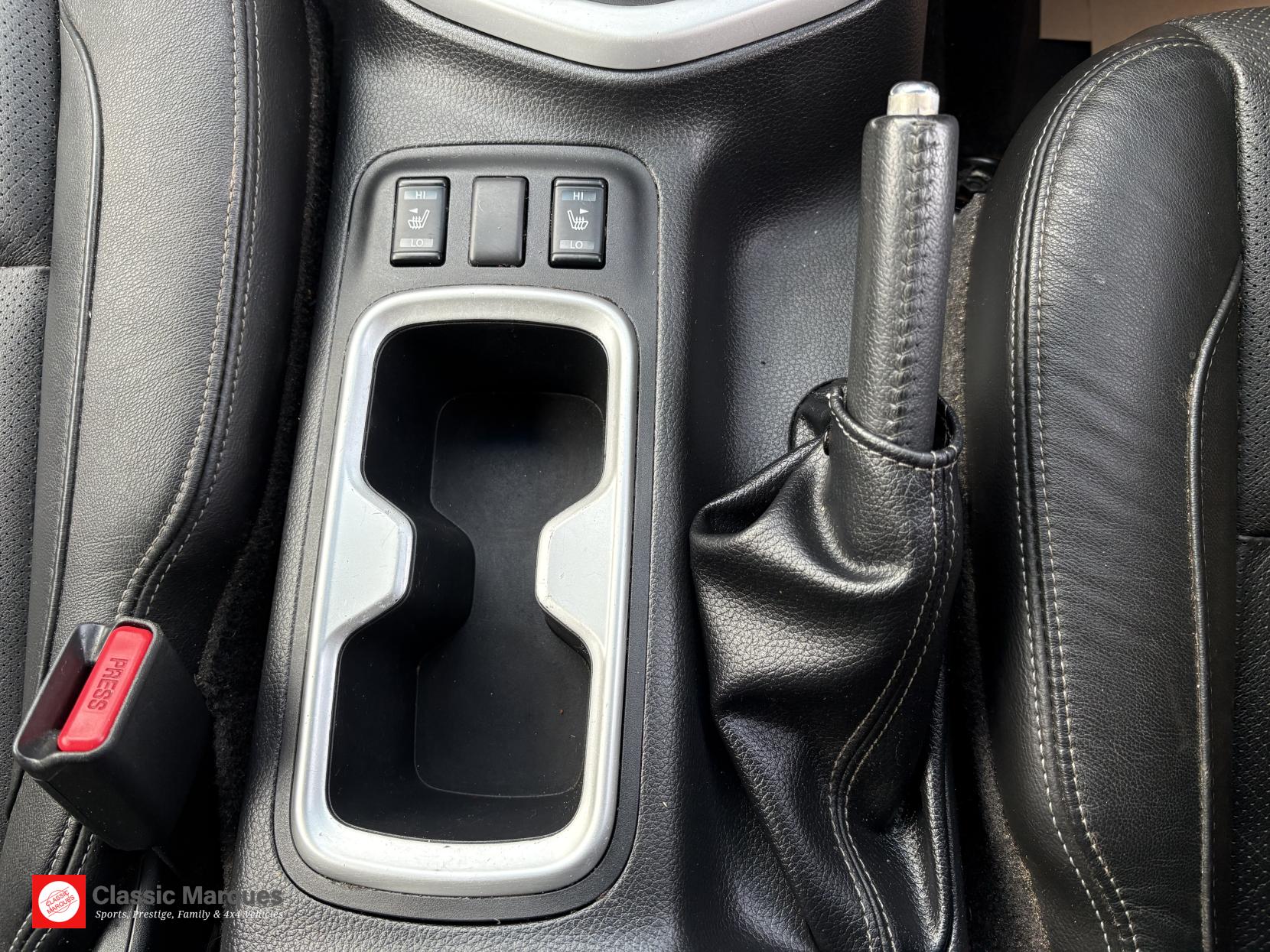 Nissan Navara 2.3 dCi Tekna Pickup Double Cab 4dr Diesel Manual 4WD Euro 6 (s/s) (190 ps)