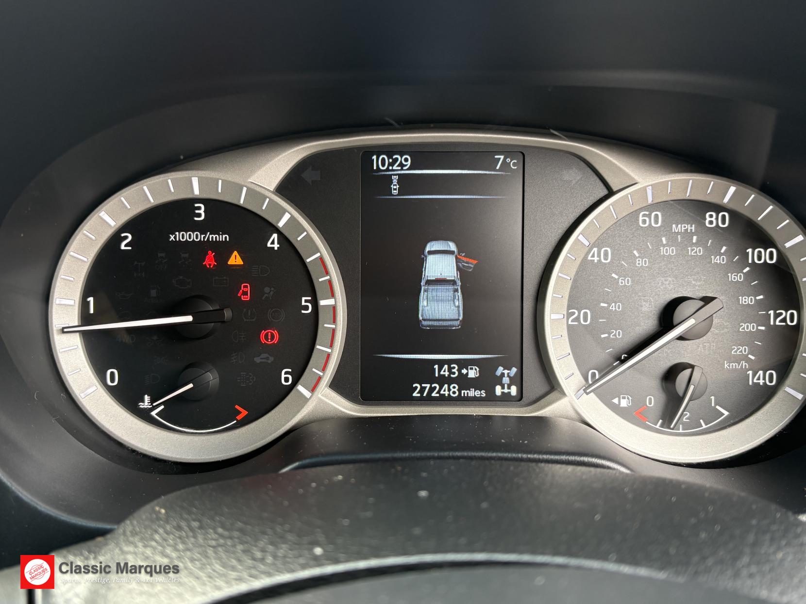 Nissan Navara 2.3 dCi Tekna Pickup Double Cab 4dr Diesel Manual 4WD Euro 6 (s/s) (190 ps)