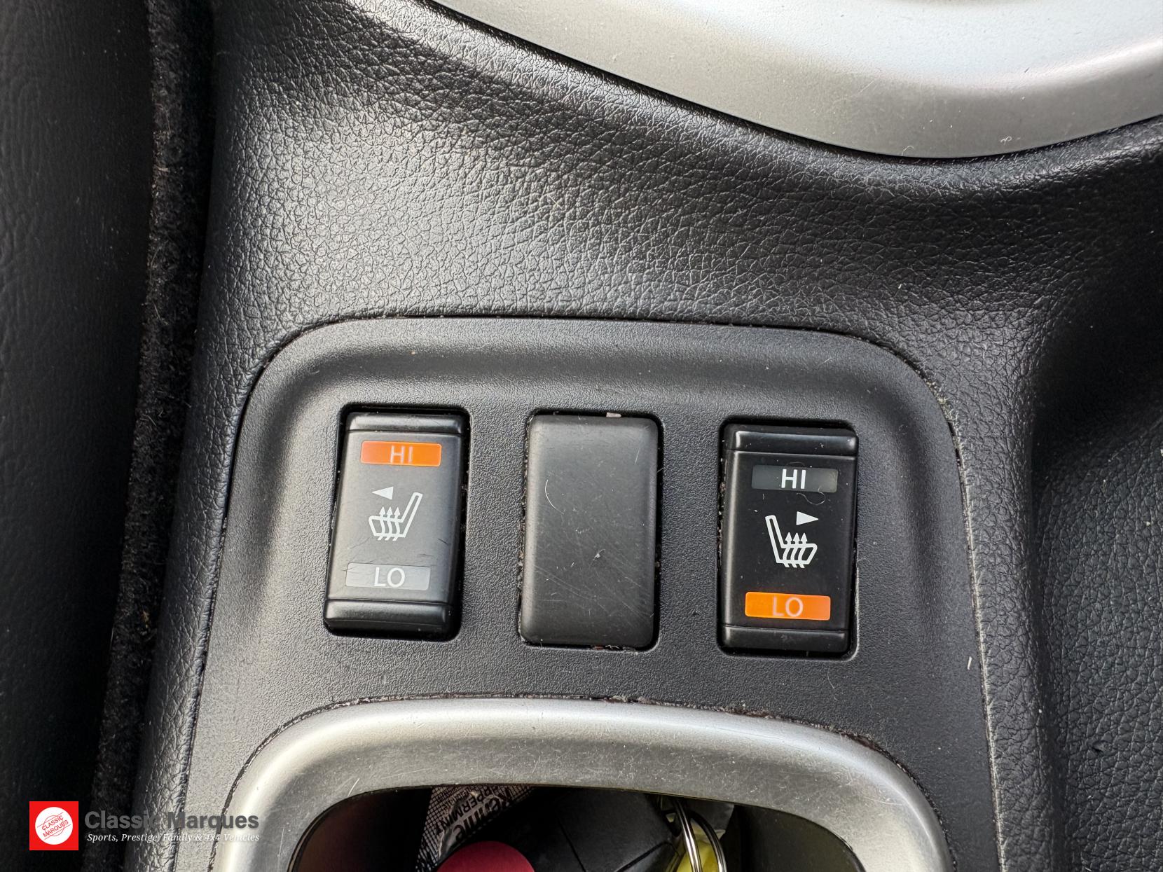 Nissan Navara 2.3 dCi Tekna Pickup Double Cab 4dr Diesel Manual 4WD Euro 6 (s/s) (190 ps)