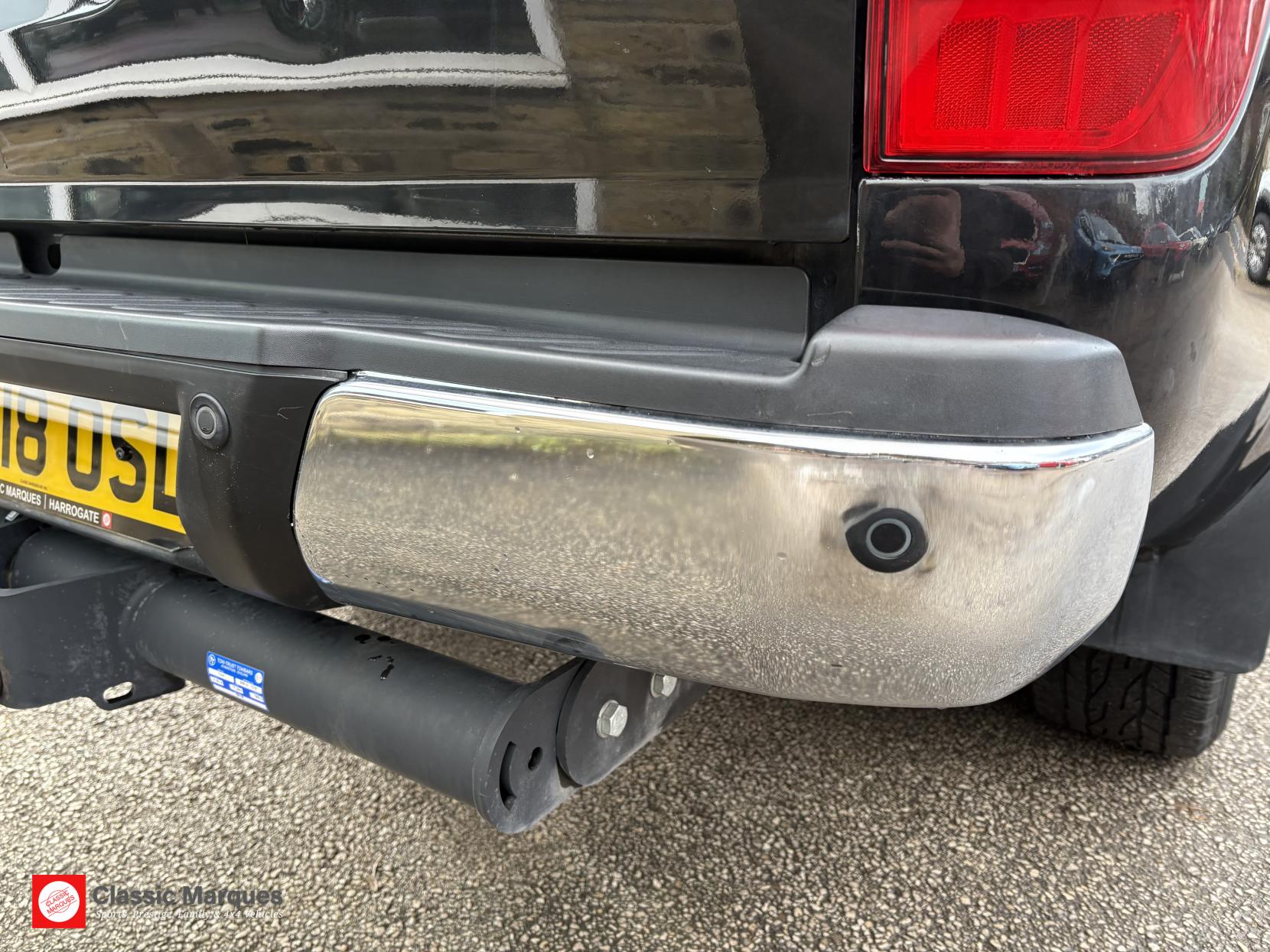 Nissan Navara 2.3 dCi Tekna Pickup Double Cab 4dr Diesel Manual 4WD Euro 6 (s/s) (190 ps)