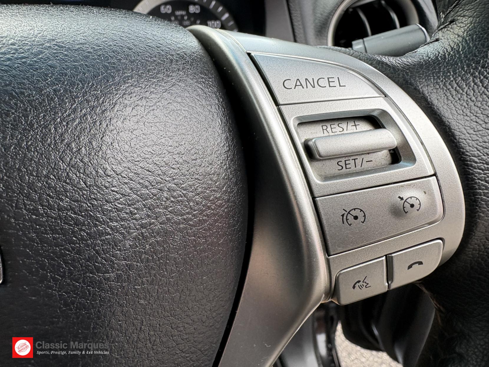 Nissan Navara 2.3 dCi Tekna Pickup Double Cab 4dr Diesel Manual 4WD Euro 6 (s/s) (190 ps)