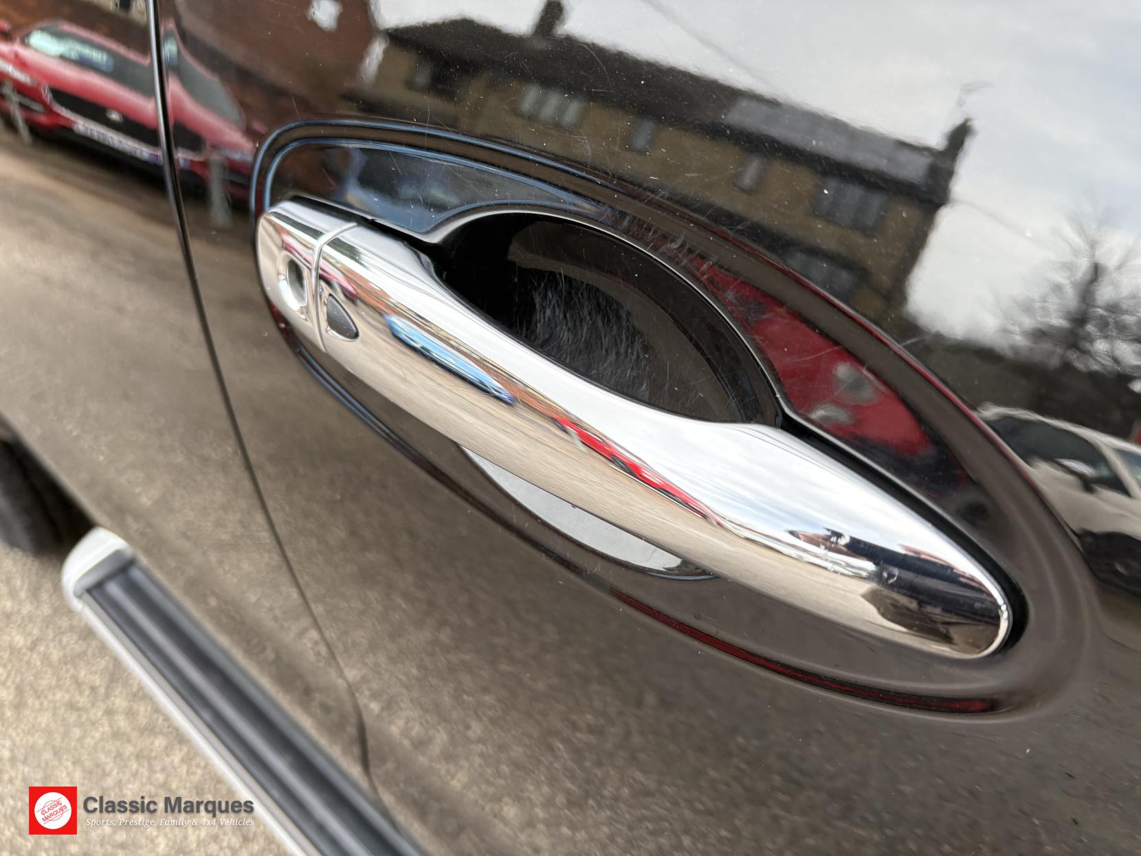 Nissan Navara 2.3 dCi Tekna Pickup Double Cab 4dr Diesel Manual 4WD Euro 6 (s/s) (190 ps)