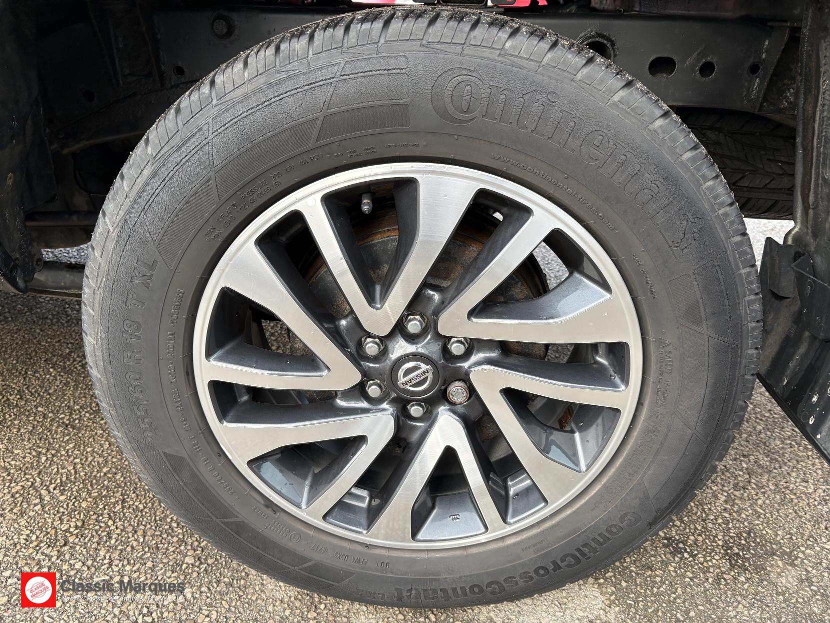 Nissan Navara 2.3 dCi Tekna Pickup Double Cab 4dr Diesel Manual 4WD Euro 6 (s/s) (190 ps)