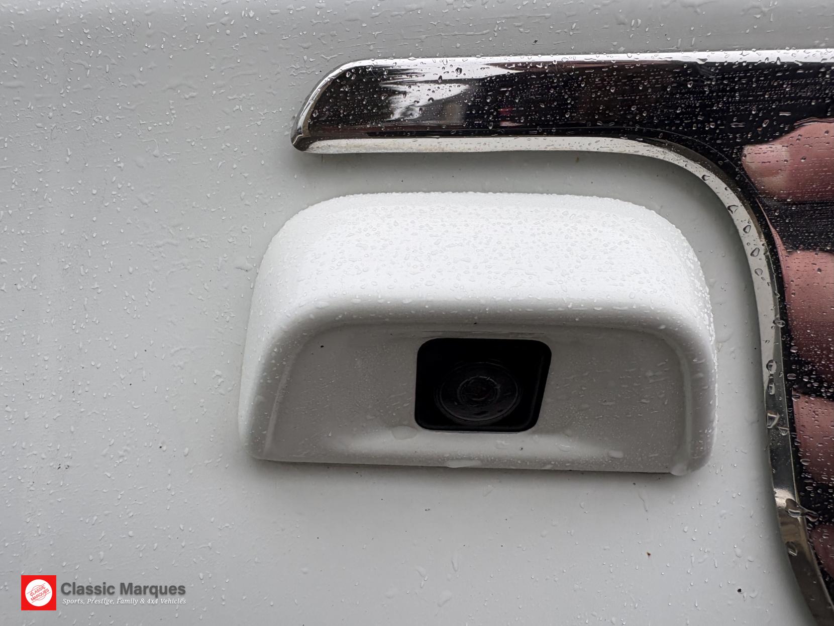 Mitsubishi L200 2.4 DI-D DC Barbarian Pickup Double Cab 4dr Diesel Auto 4WD Euro 6 (178 ps)