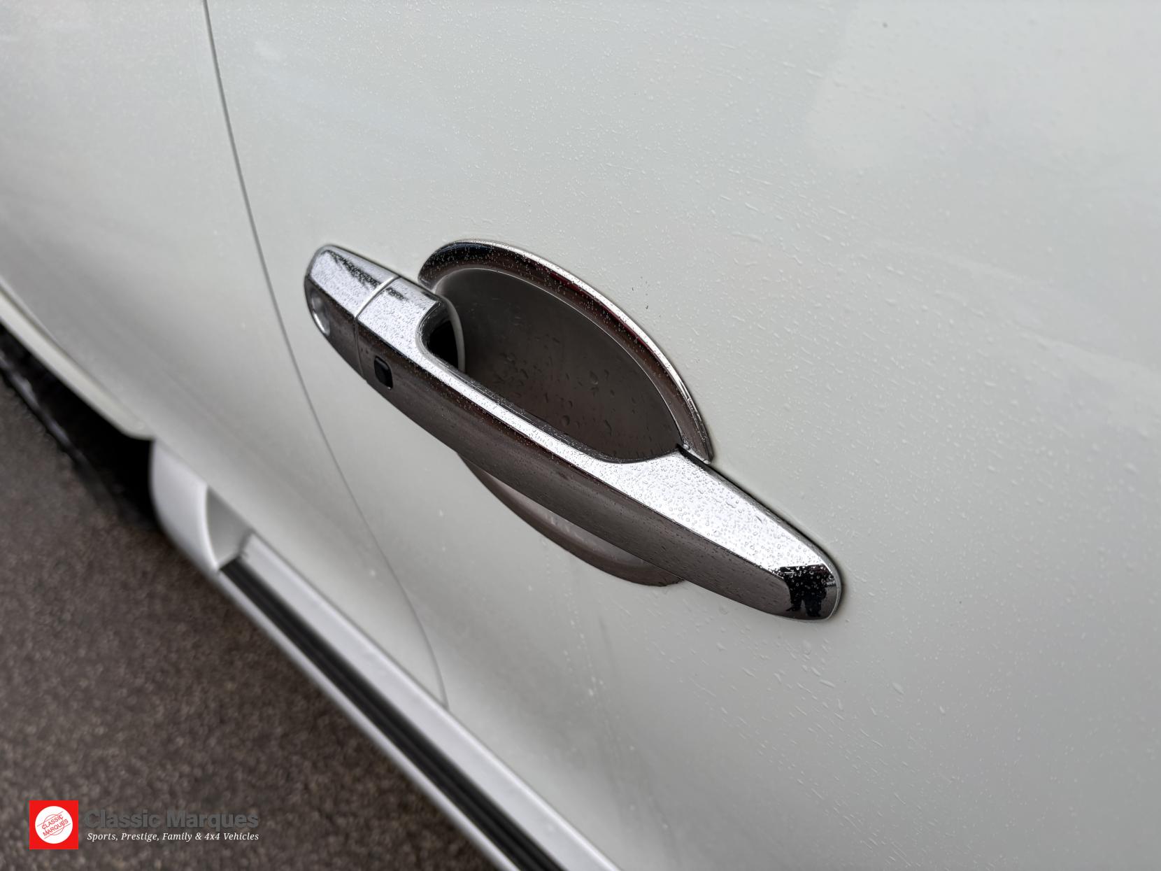 Mitsubishi L200 2.4 DI-D DC Barbarian Pickup Double Cab 4dr Diesel Auto 4WD Euro 6 (178 ps)