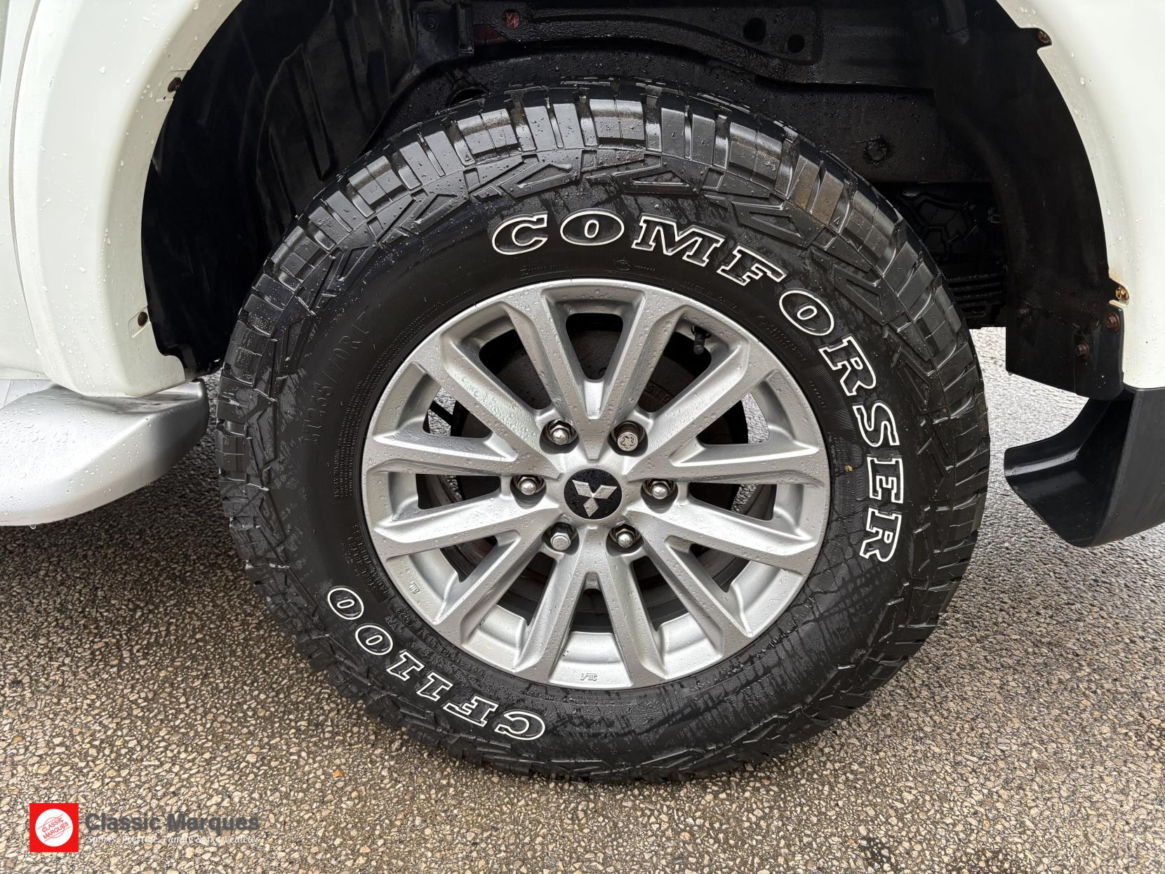 Mitsubishi L200 2.4 DI-D DC Barbarian Pickup Double Cab 4dr Diesel Auto 4WD Euro 6 (178 ps)