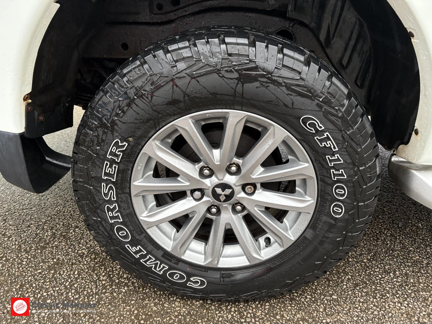 Mitsubishi L200 2.4 DI-D DC Barbarian Pickup Double Cab 4dr Diesel Auto 4WD Euro 6 (178 ps)