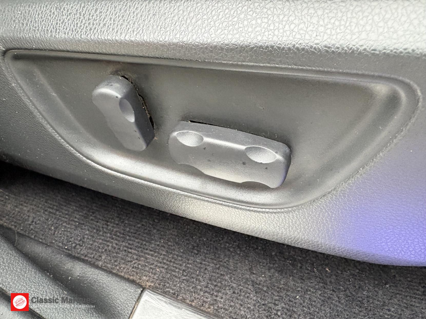 Mitsubishi L200 2.4 DI-D DC Barbarian Pickup Double Cab 4dr Diesel Auto 4WD Euro 6 (178 ps)