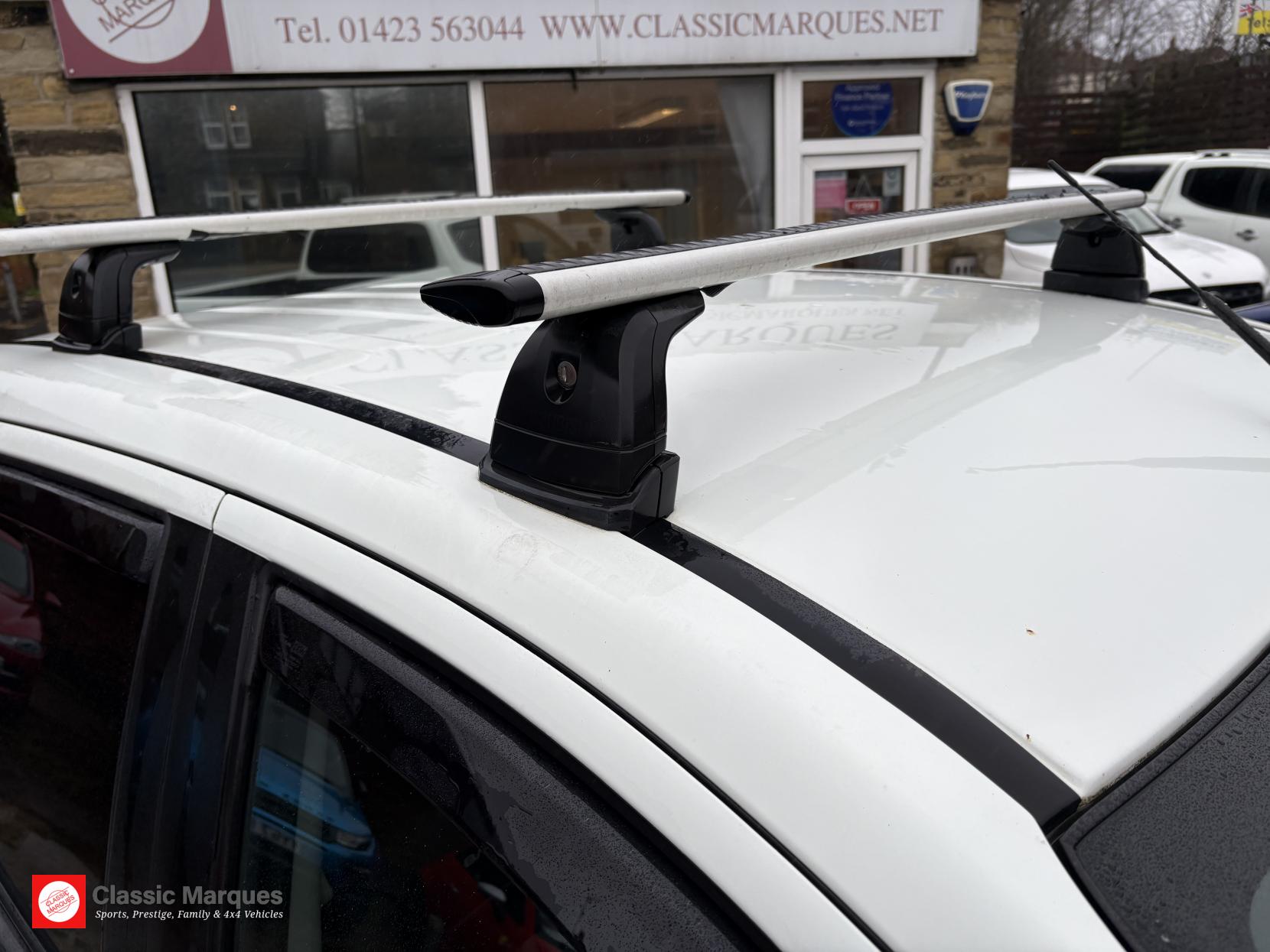 Mitsubishi L200 2.4 DI-D DC Barbarian Pickup Double Cab 4dr Diesel Auto 4WD Euro 6 (178 ps)