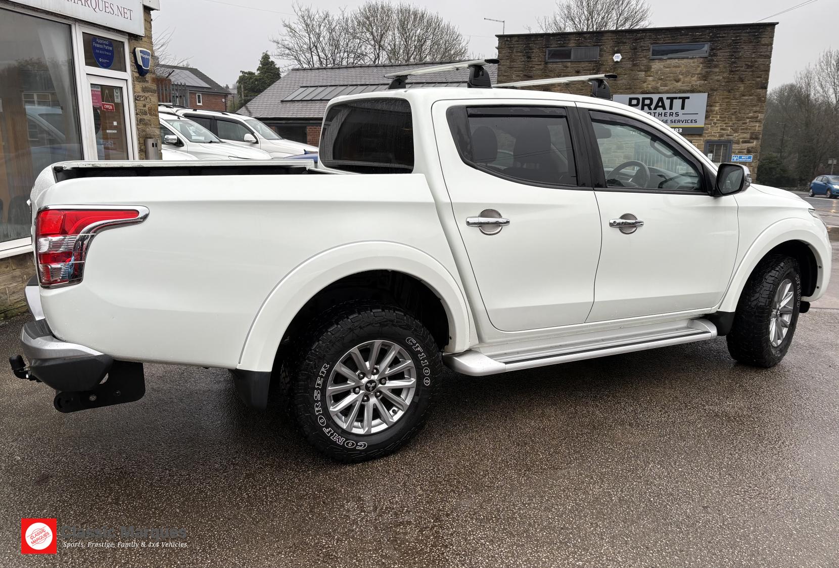 Mitsubishi L200 2.4 DI-D DC Barbarian Pickup Double Cab 4dr Diesel Auto 4WD Euro 6 (178 ps)