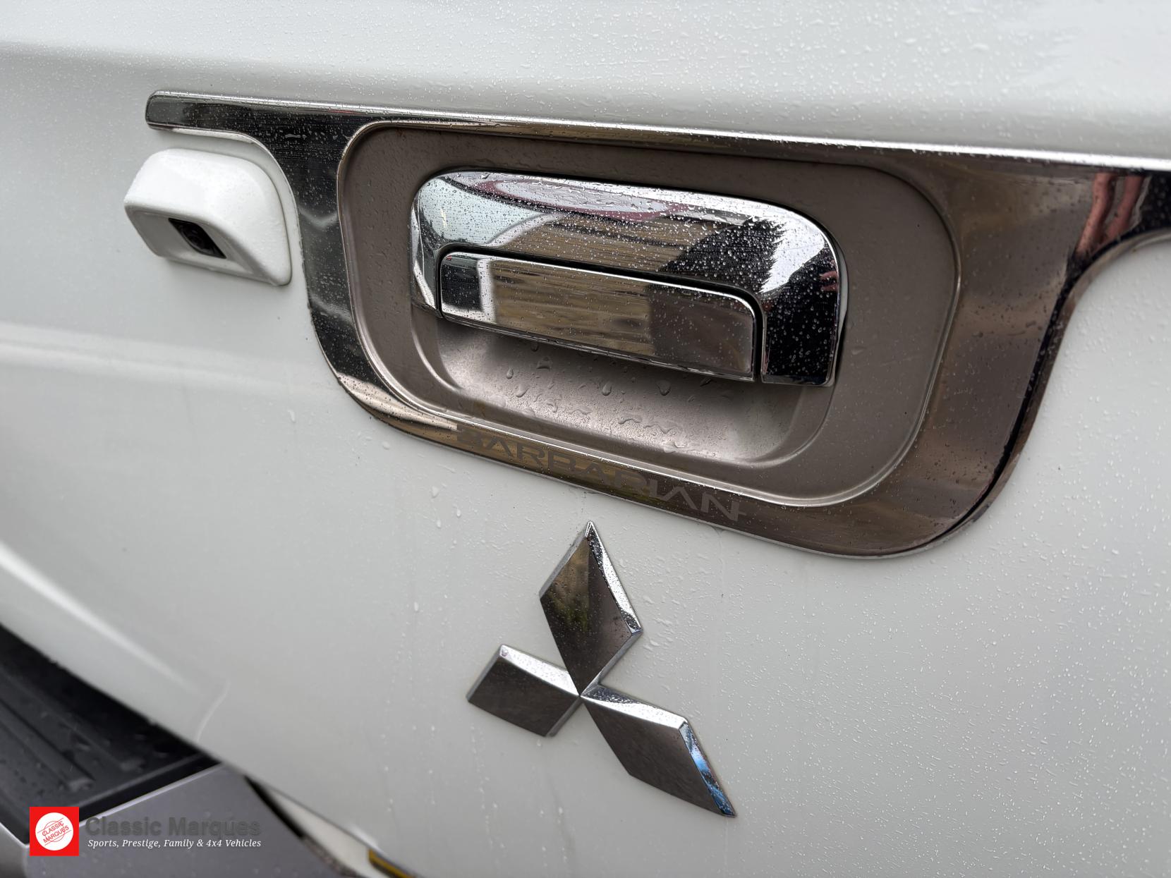 Mitsubishi L200 2.4 DI-D DC Barbarian Pickup Double Cab 4dr Diesel Auto 4WD Euro 6 (178 ps)