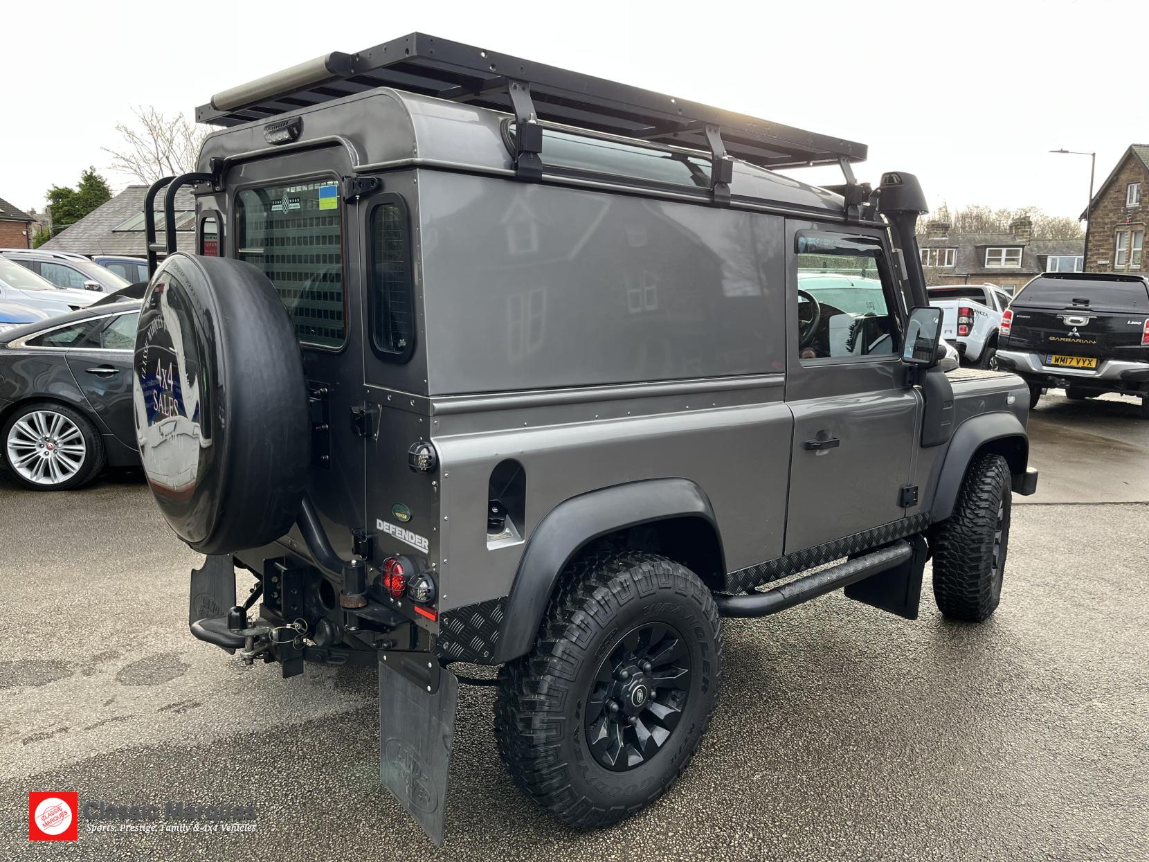 Land Rover Defender 90 2.4 TDCi County Hard Top SUV 3dr Diesel Manual 4WD SWB Euro 4 (122 bhp)