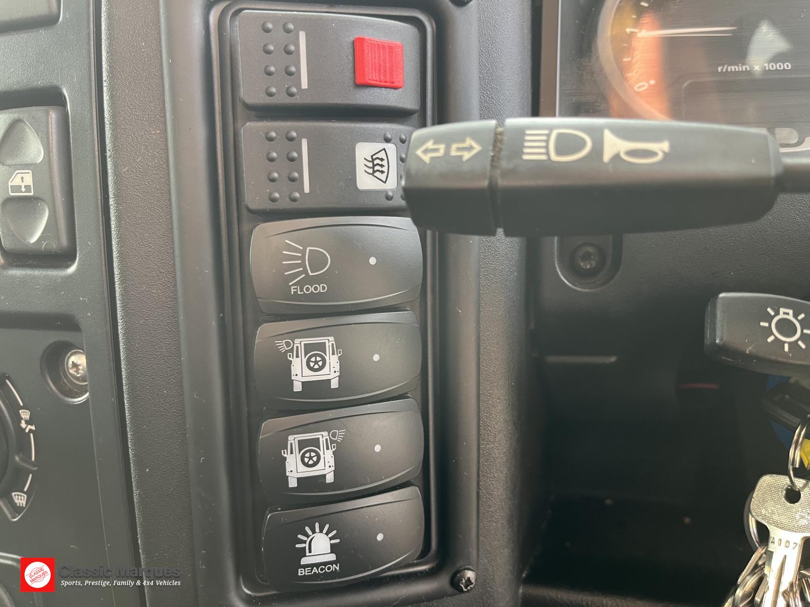 Land Rover Defender 90 2.4 TDCi County Hard Top SUV 3dr Diesel Manual 4WD SWB Euro 4 (122 bhp)
