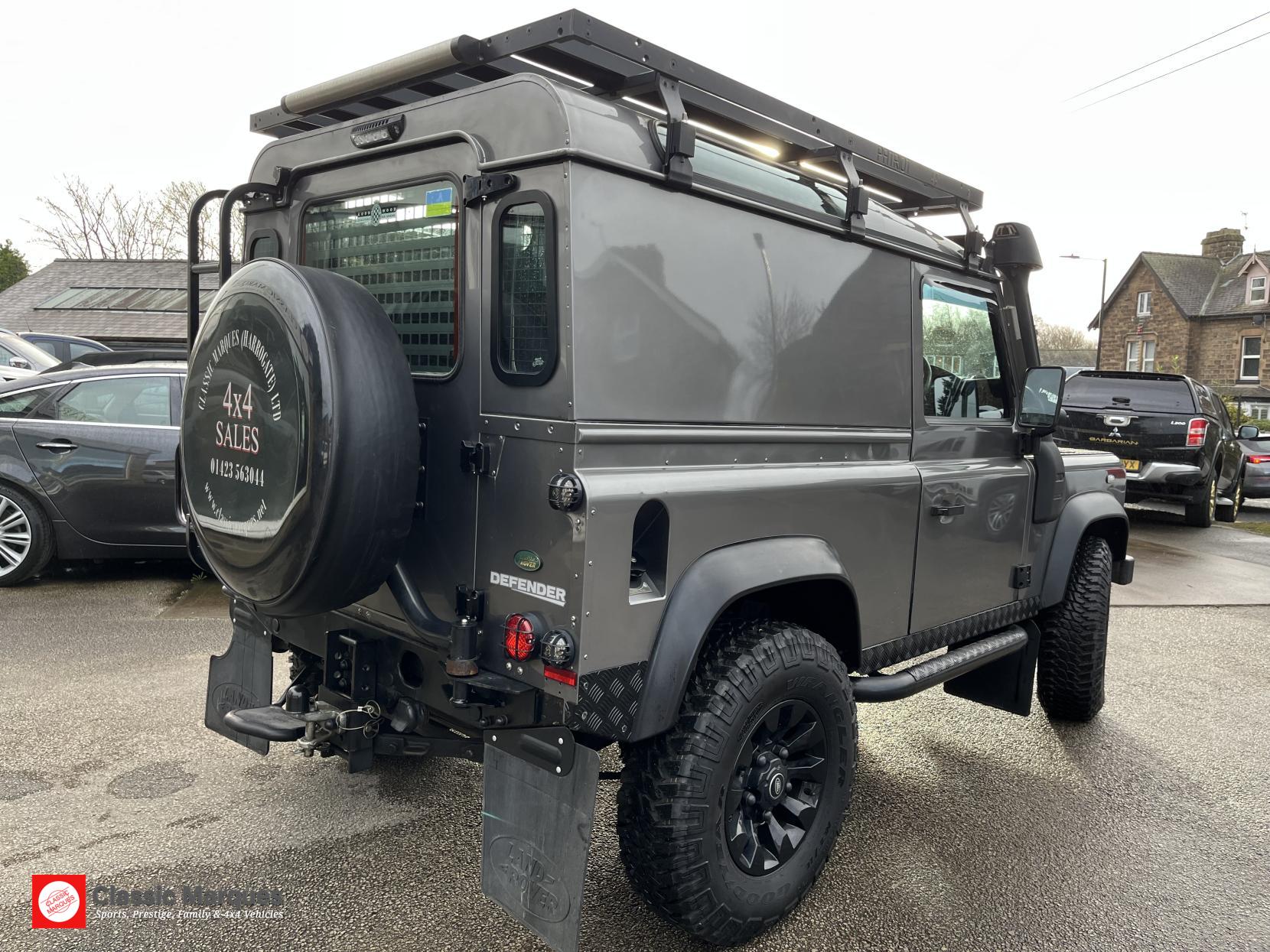 Land Rover Defender 90 2.4 TDCi County Hard Top SUV 3dr Diesel Manual 4WD SWB Euro 4 (122 bhp)