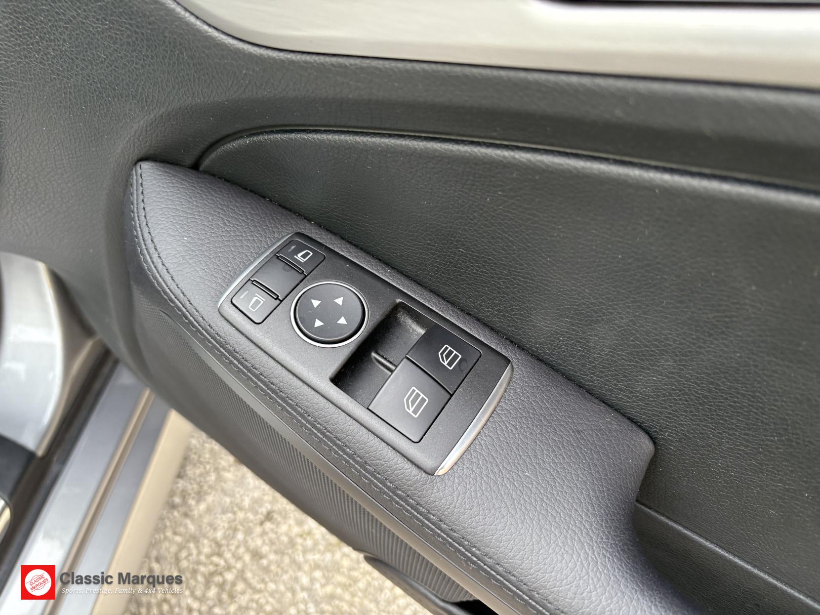 Mercedes-Benz SLK 1.8 SLK200 AMG Sport Convertible 2dr Petrol G-Tronic+ Euro 5 (s/s) (184 ps)