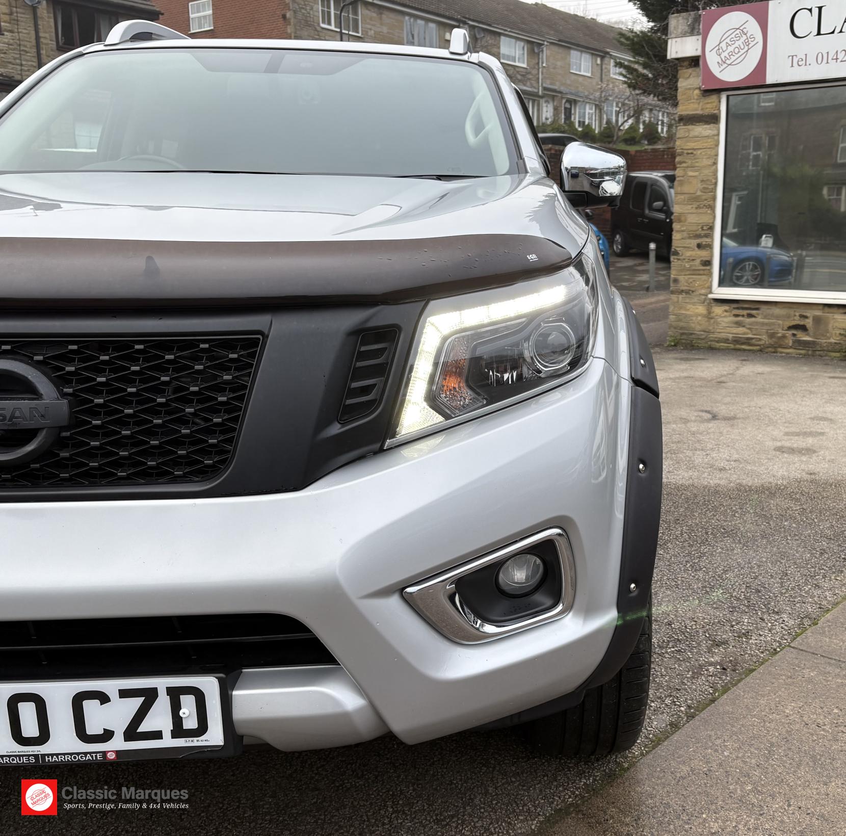 Nissan Navara 2.3 dCi Tekna Pickup Double Cab 4dr Diesel Auto 4WD Euro 6 (190 ps)