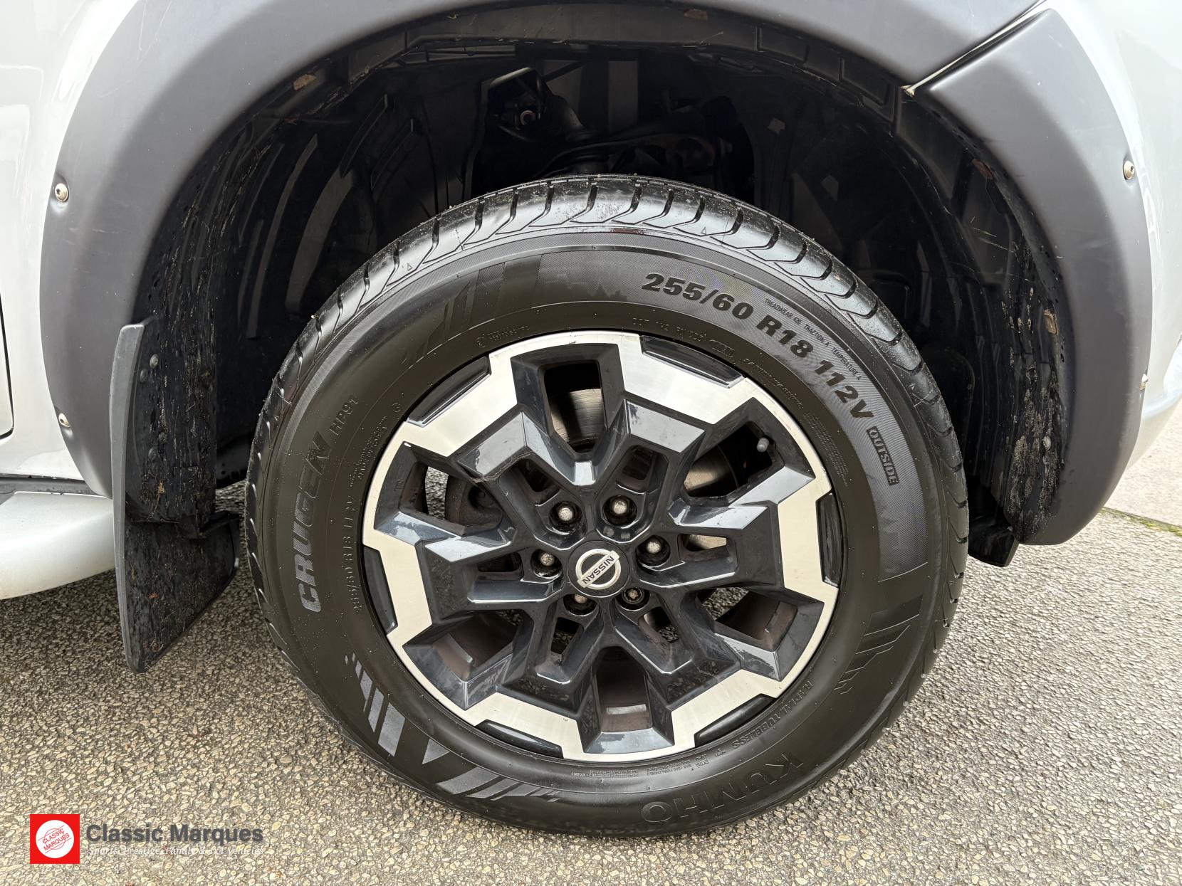 Nissan Navara 2.3 dCi Tekna Pickup Double Cab 4dr Diesel Auto 4WD Euro 6 (190 ps)