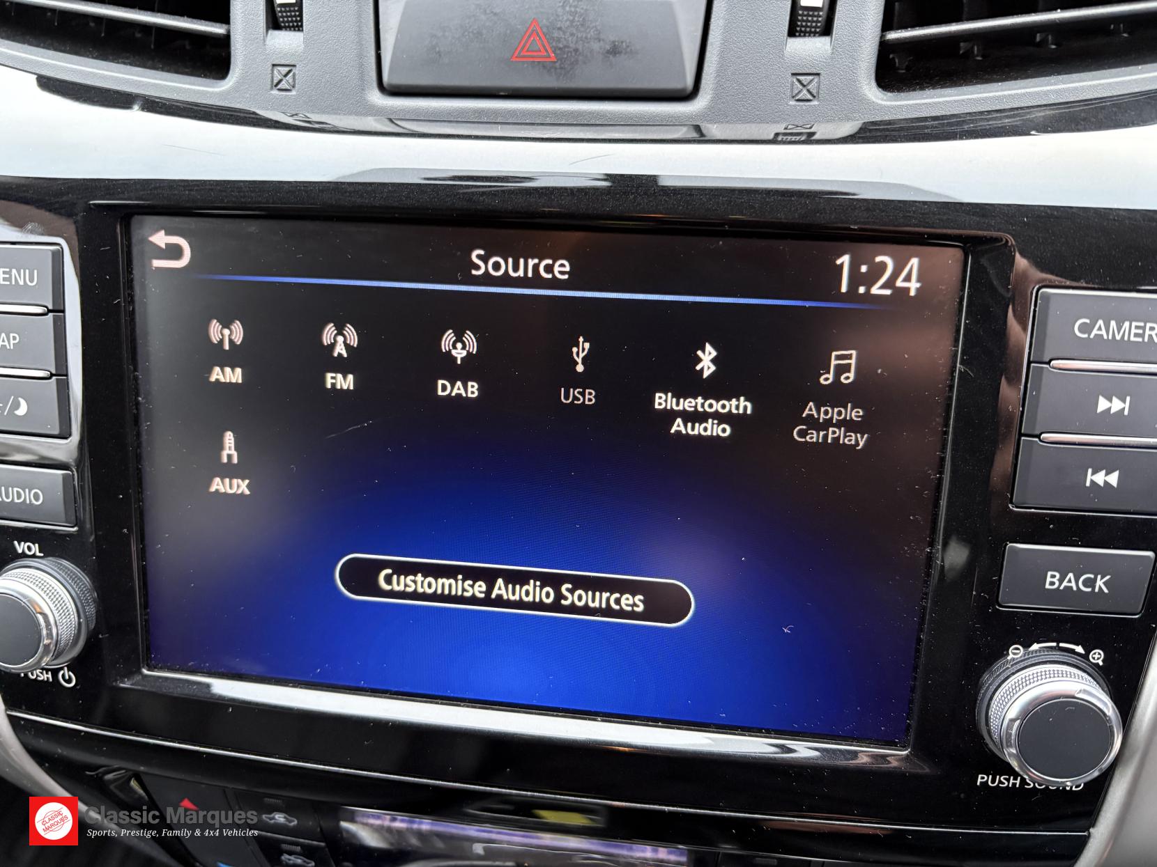 Nissan Navara 2.3 dCi Tekna Pickup Double Cab 4dr Diesel Auto 4WD Euro 6 (190 ps)