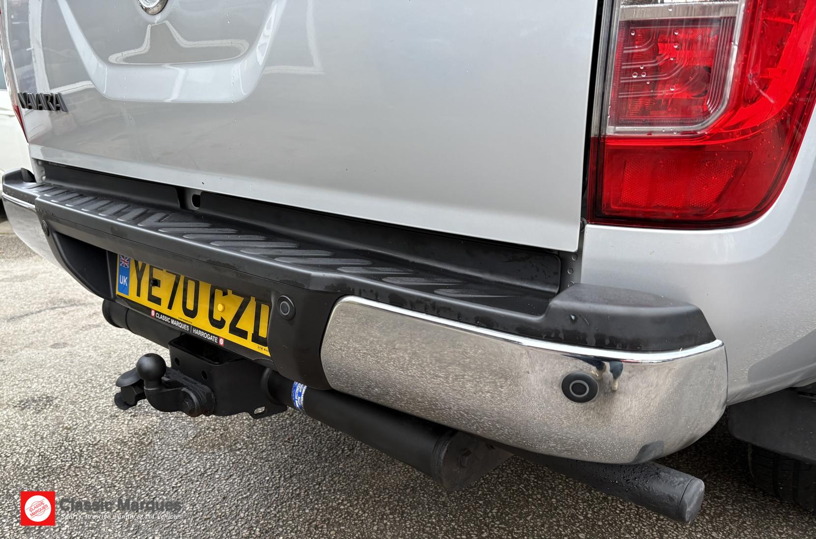 Nissan Navara 2.3 dCi Tekna Pickup Double Cab 4dr Diesel Auto 4WD Euro 6 (190 ps)