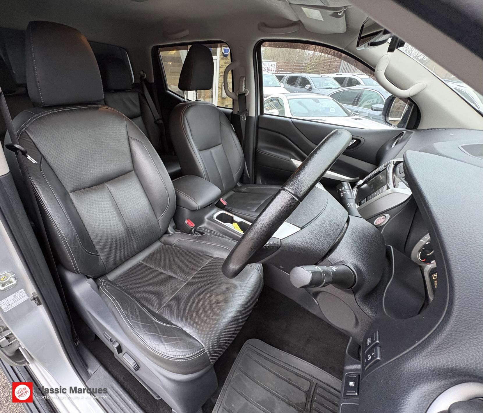 Nissan Navara 2.3 dCi Tekna Pickup Double Cab 4dr Diesel Auto 4WD Euro 6 (190 ps)