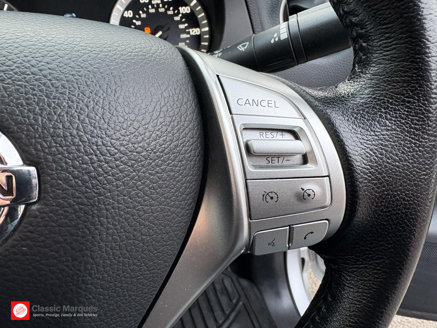 Nissan Navara 2.3 dCi Tekna Pickup Double Cab 4dr Diesel Auto 4WD Euro 6 (190 ps)