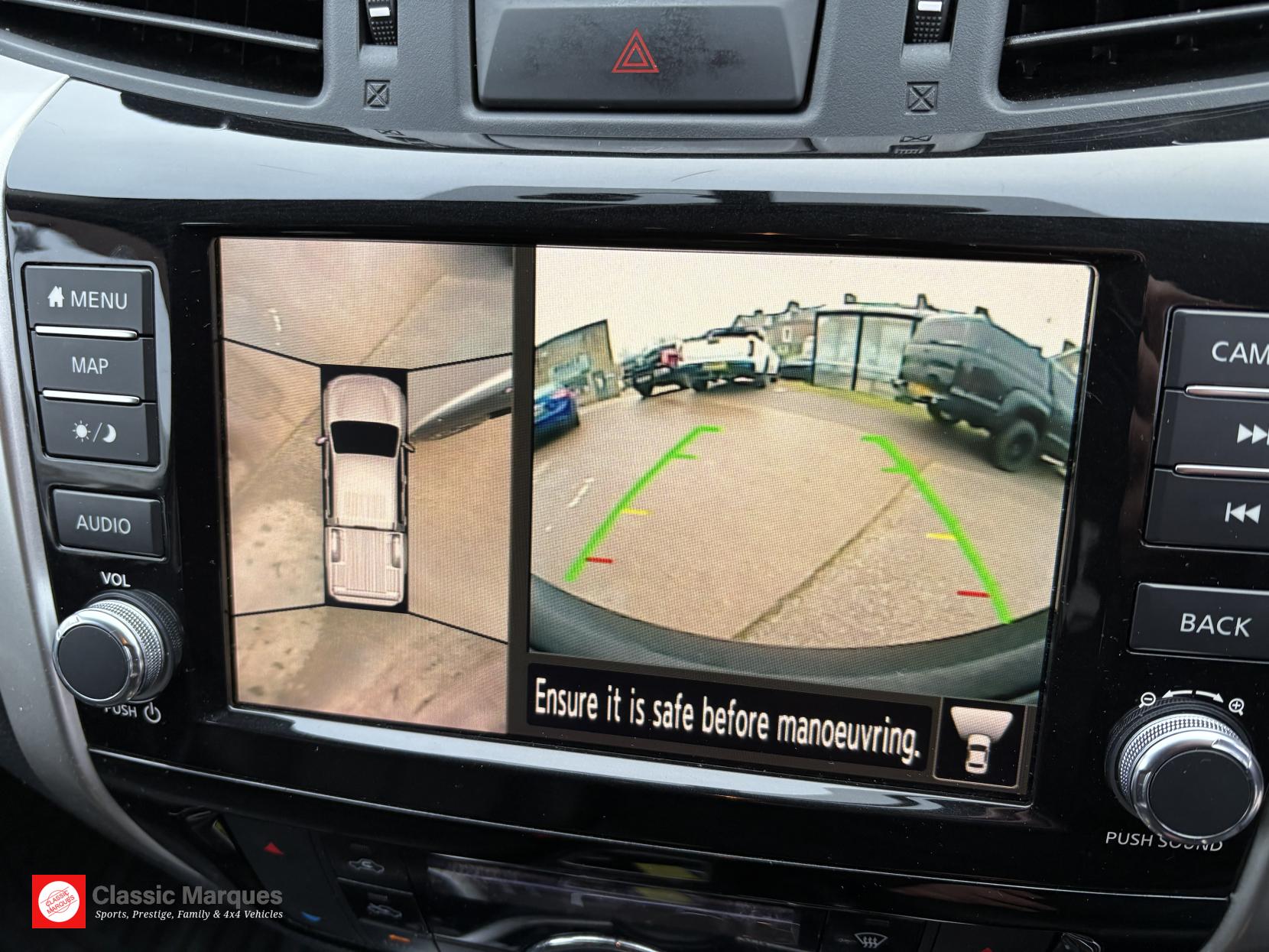 Nissan Navara 2.3 dCi Tekna Pickup Double Cab 4dr Diesel Auto 4WD Euro 6 (190 ps)