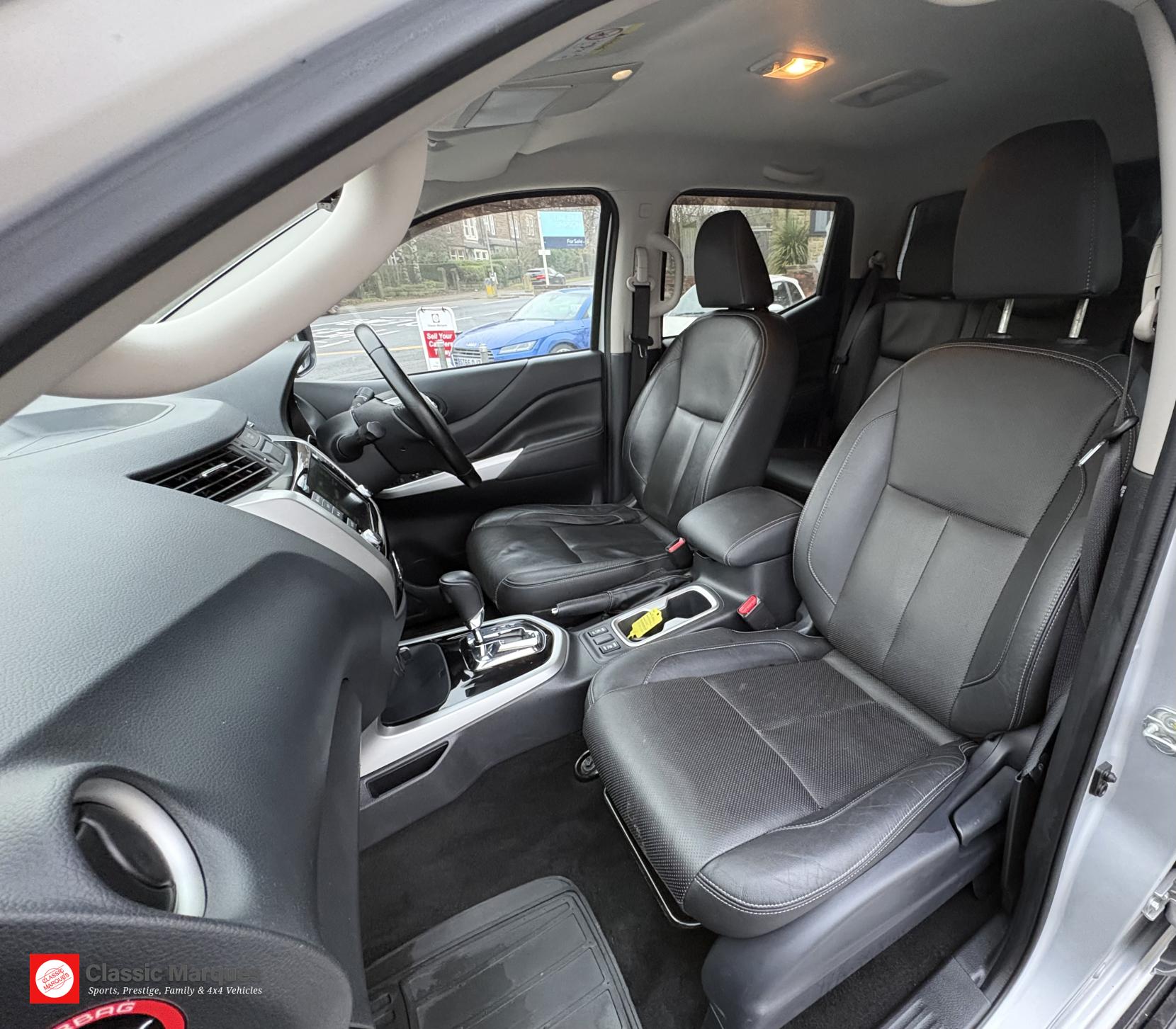 Nissan Navara 2.3 dCi Tekna Pickup Double Cab 4dr Diesel Auto 4WD Euro 6 (190 ps)