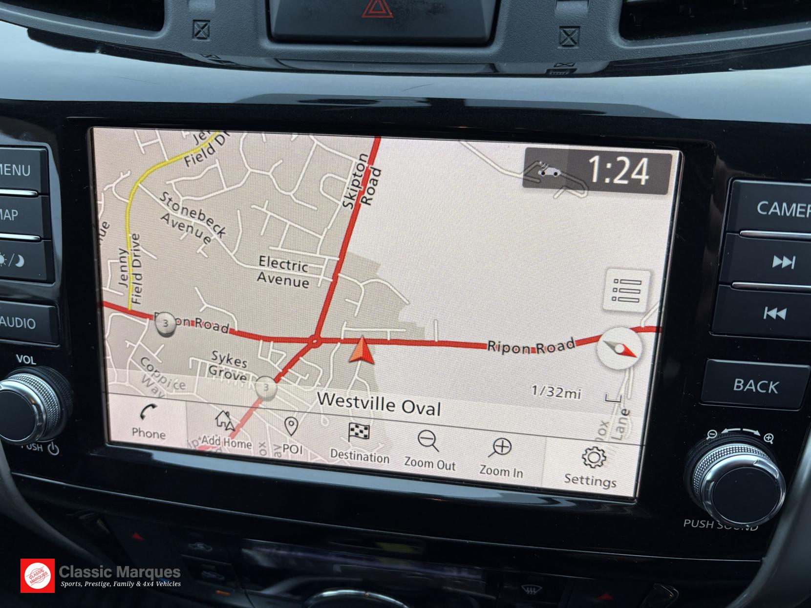 Nissan Navara 2.3 dCi Tekna Pickup Double Cab 4dr Diesel Auto 4WD Euro 6 (190 ps)