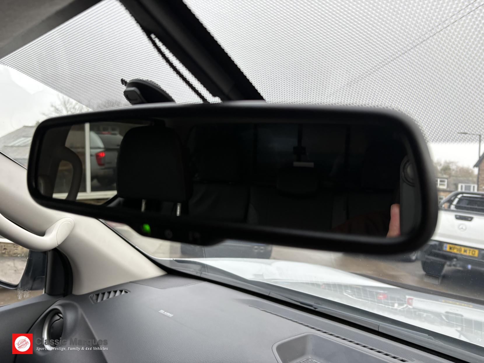 Nissan Navara 2.3 dCi Tekna Pickup Double Cab 4dr Diesel Auto 4WD Euro 6 (190 ps)