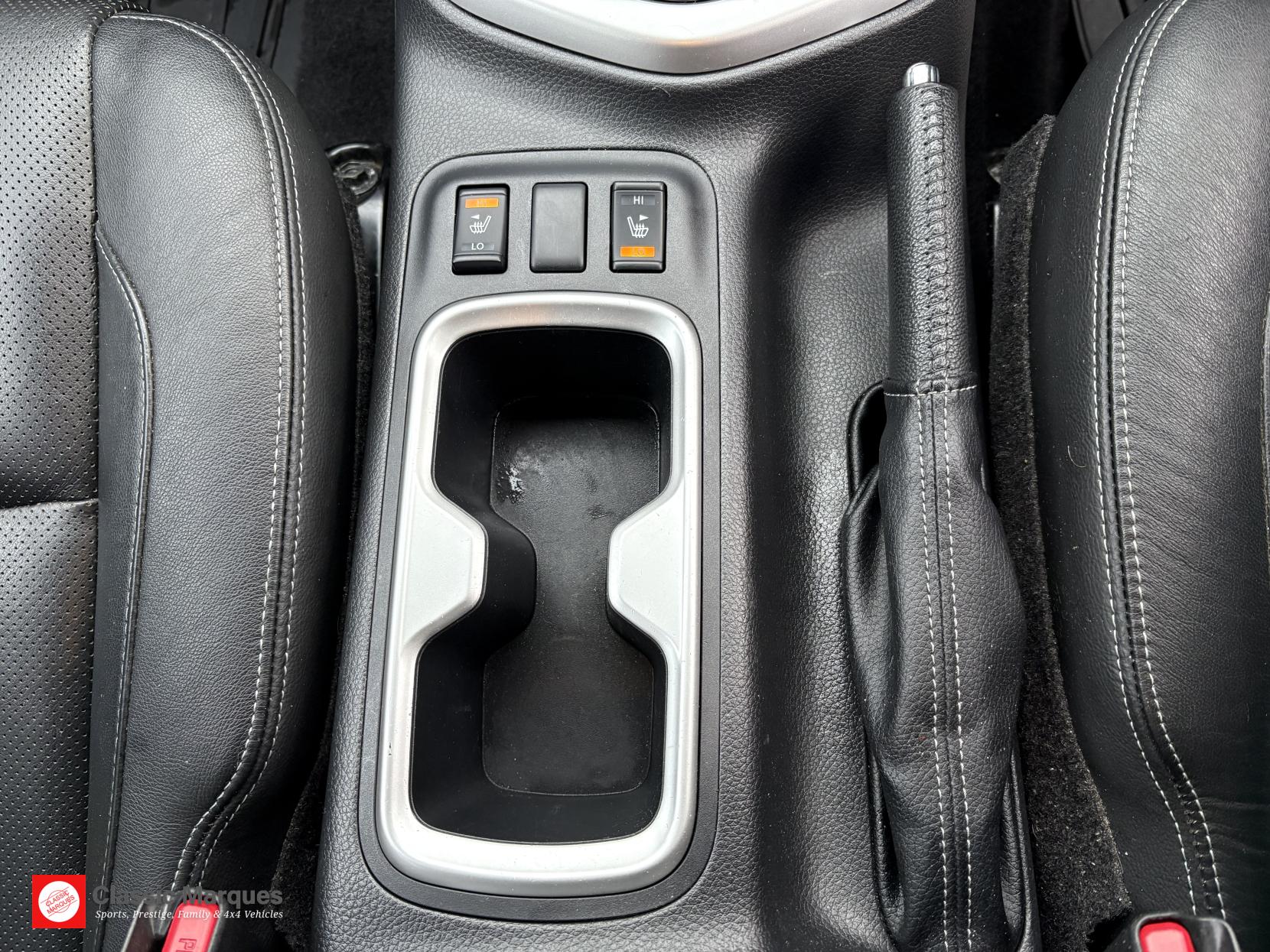 Nissan Navara 2.3 dCi Tekna Pickup Double Cab 4dr Diesel Auto 4WD Euro 6 (190 ps)