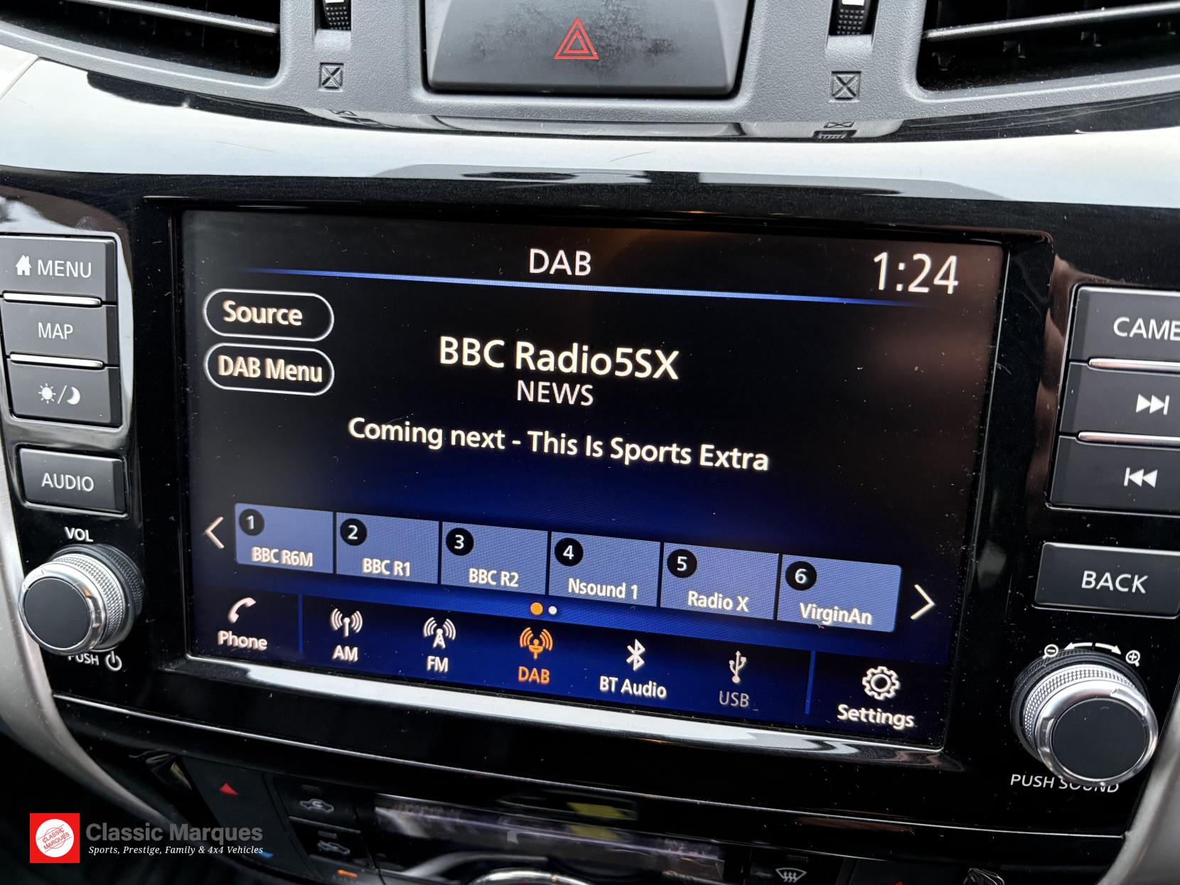 Nissan Navara 2.3 dCi Tekna Pickup Double Cab 4dr Diesel Auto 4WD Euro 6 (190 ps)