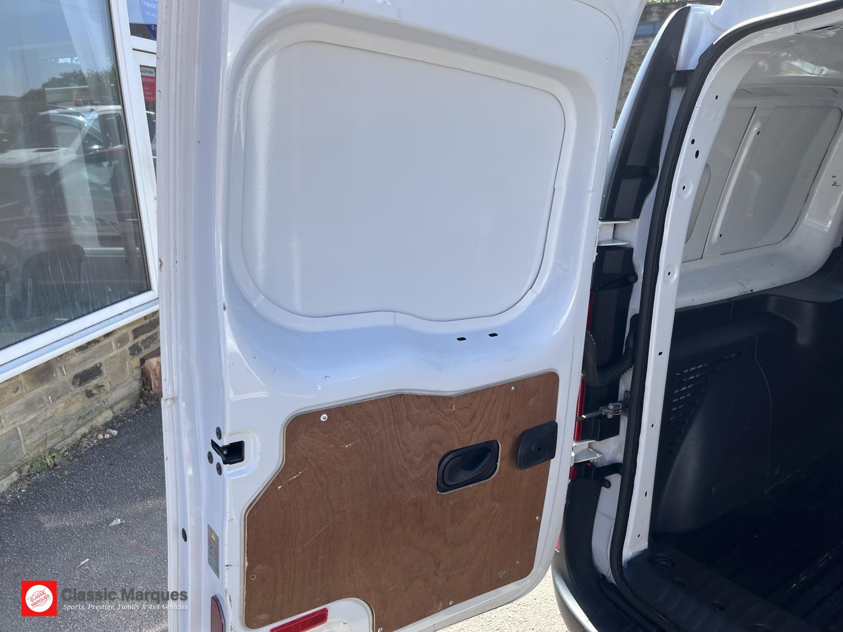 Mercedes-Benz Citan 1.5 111 CDI Combi Van Double Cab 6dr Diesel Manual L3 Euro 5 (5 Seat) (110 ps)