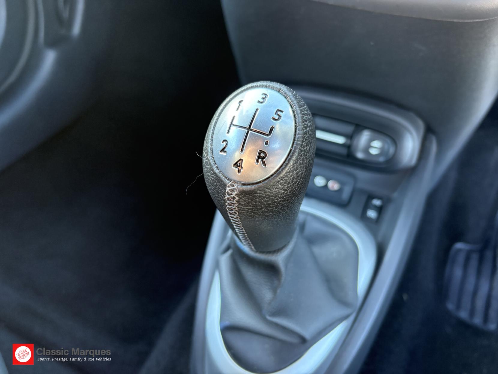 Renault Wind 1.2 TCe Dynamique Convertible 2dr Petrol Manual Euro 5 (100 ps)