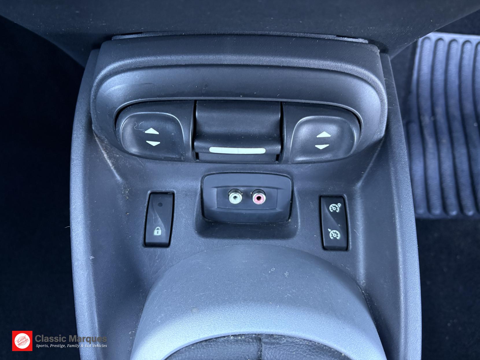 Renault Wind 1.2 TCe Dynamique Convertible 2dr Petrol Manual Euro 5 (100 ps)