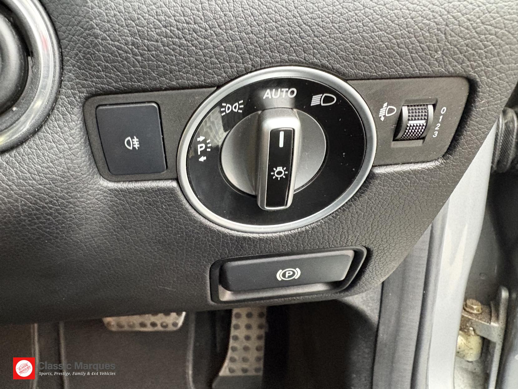 Mercedes-Benz SLK 3.5 SLK350 BlueEfficiency AMG Sport Convertible 2dr Petrol G-Tronic+ Euro 5 (s/s) (306 ps)