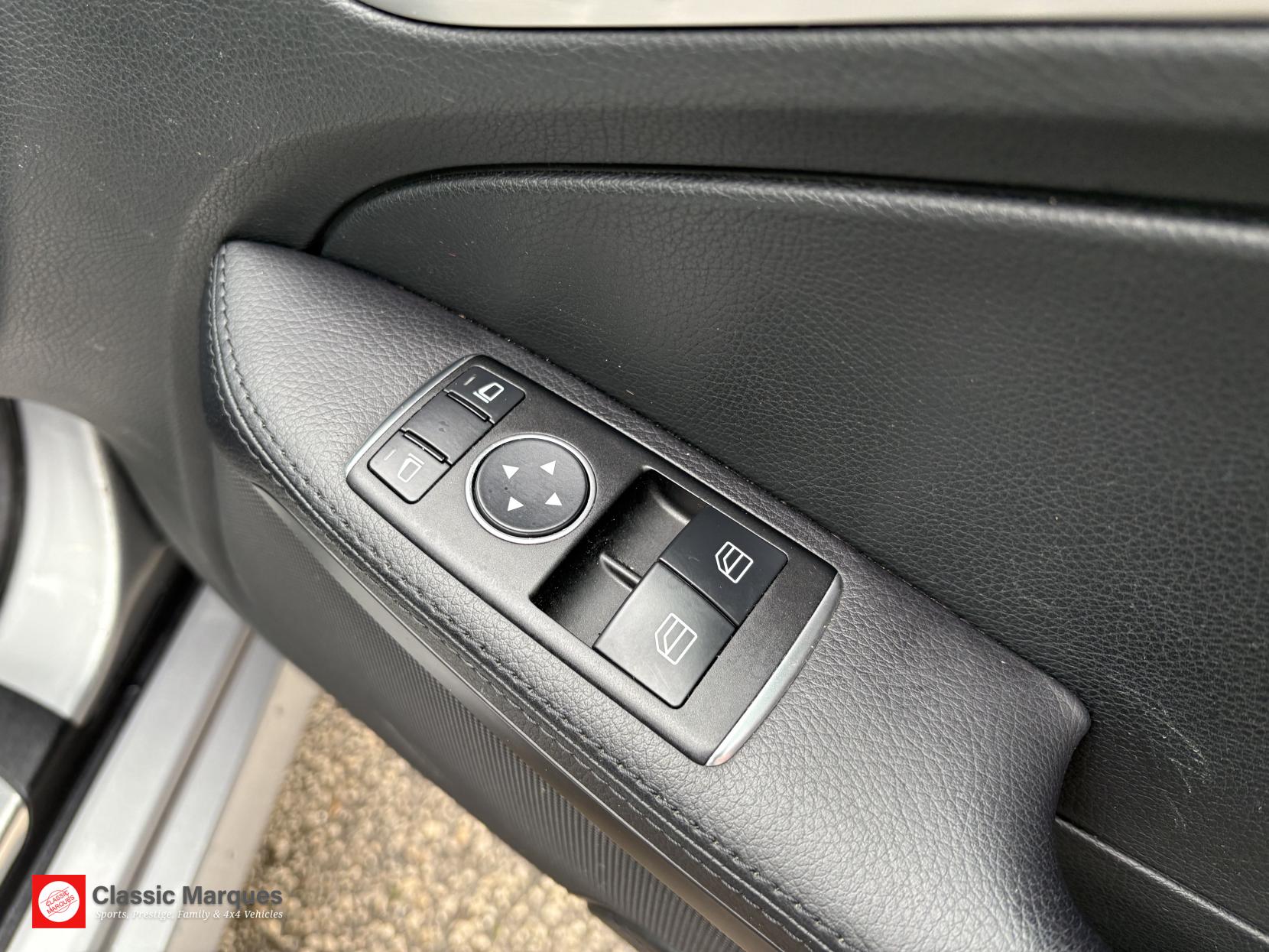 Mercedes-Benz SLK 3.5 SLK350 BlueEfficiency AMG Sport Convertible 2dr Petrol G-Tronic+ Euro 5 (s/s) (306 ps)