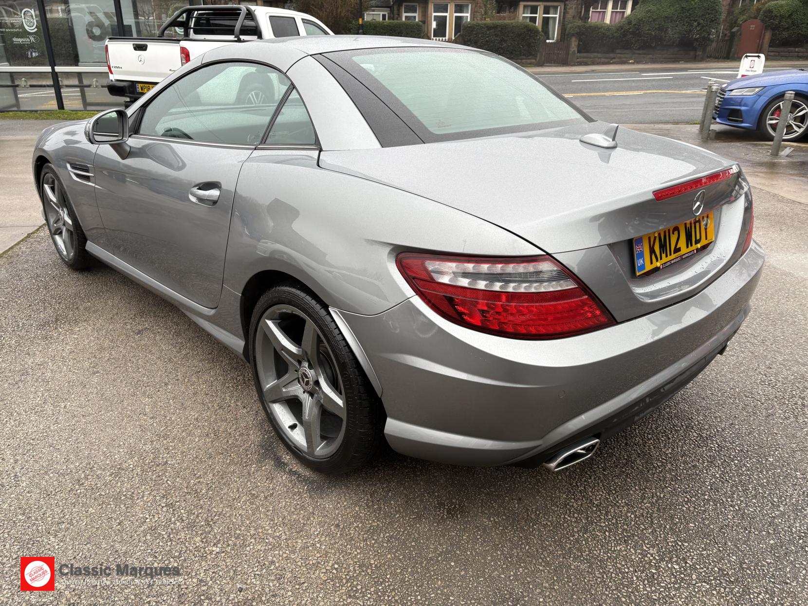 Mercedes-Benz SLK 3.5 SLK350 BlueEfficiency AMG Sport Convertible 2dr Petrol G-Tronic+ Euro 5 (s/s) (306 ps)
