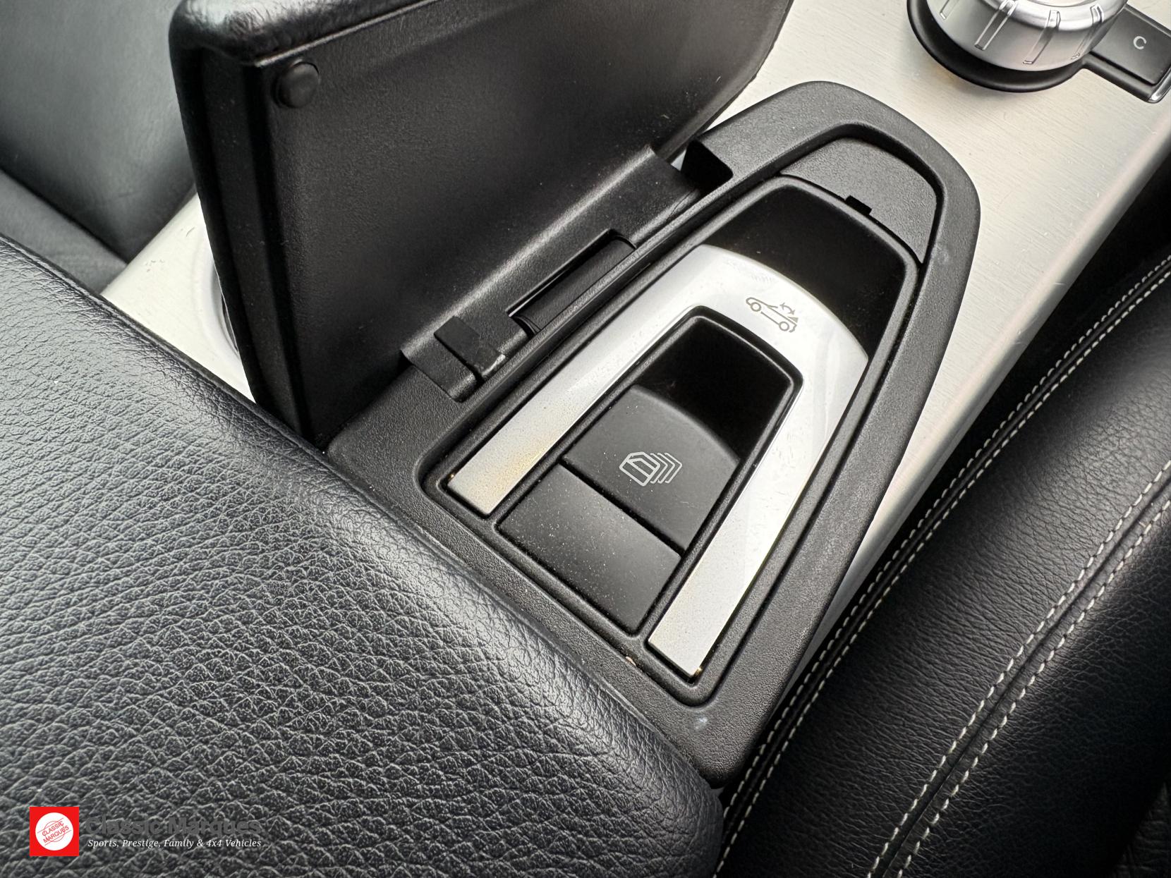 Mercedes-Benz SLK 3.5 SLK350 BlueEfficiency AMG Sport Convertible 2dr Petrol G-Tronic+ Euro 5 (s/s) (306 ps)