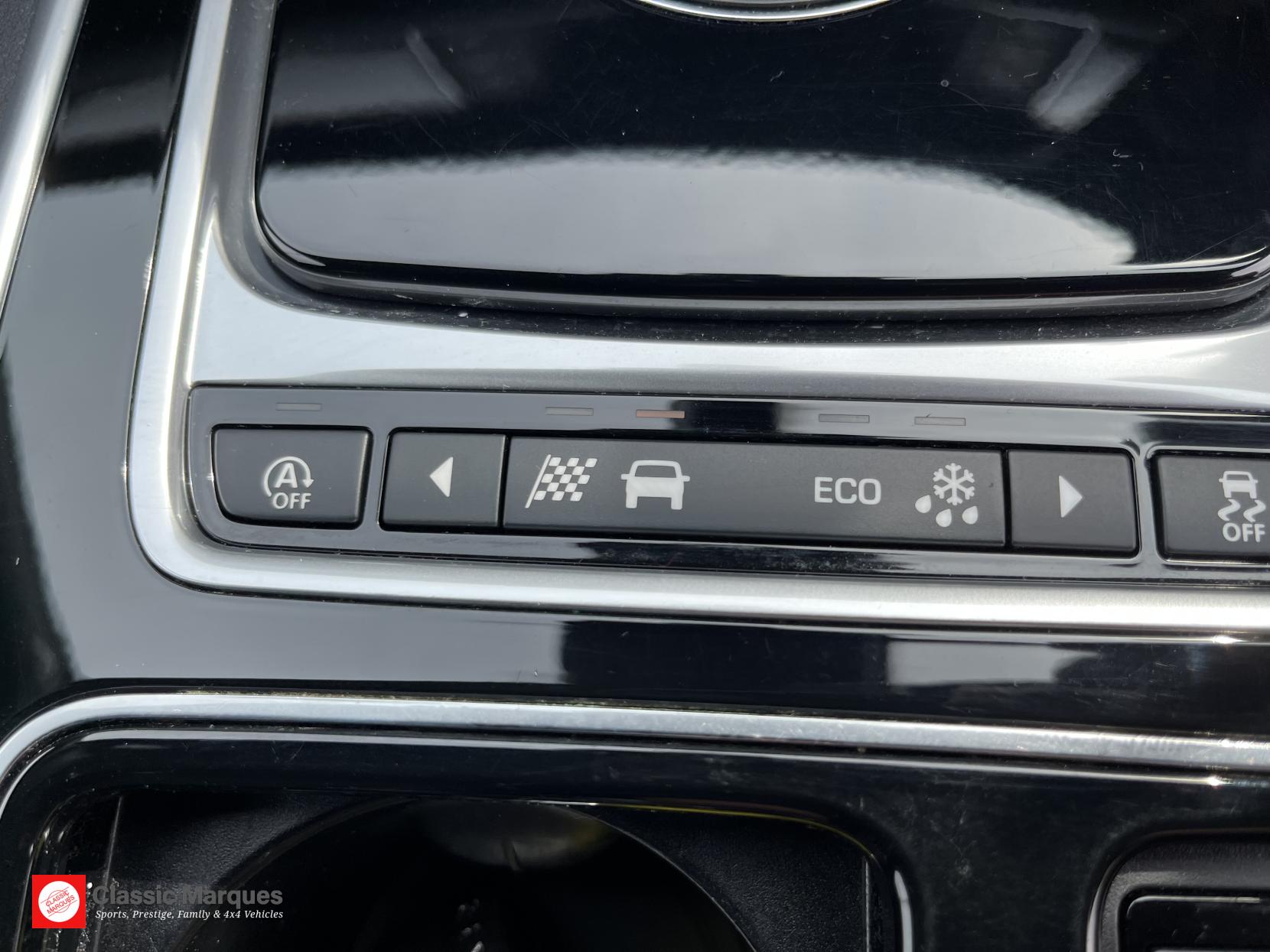 Jaguar XF 2.0d R-Sport Saloon 4dr Diesel Auto Euro 6 (s/s) (240 ps)