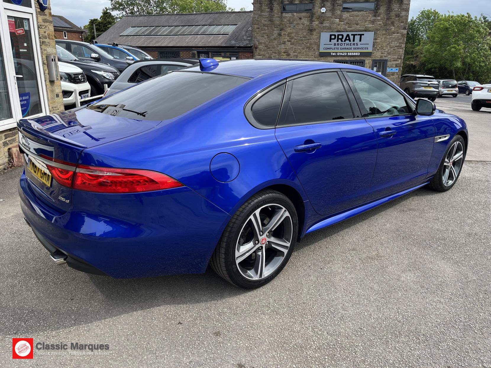 Jaguar XF 2.0d R-Sport Saloon 4dr Diesel Auto Euro 6 (s/s) (240 ps)