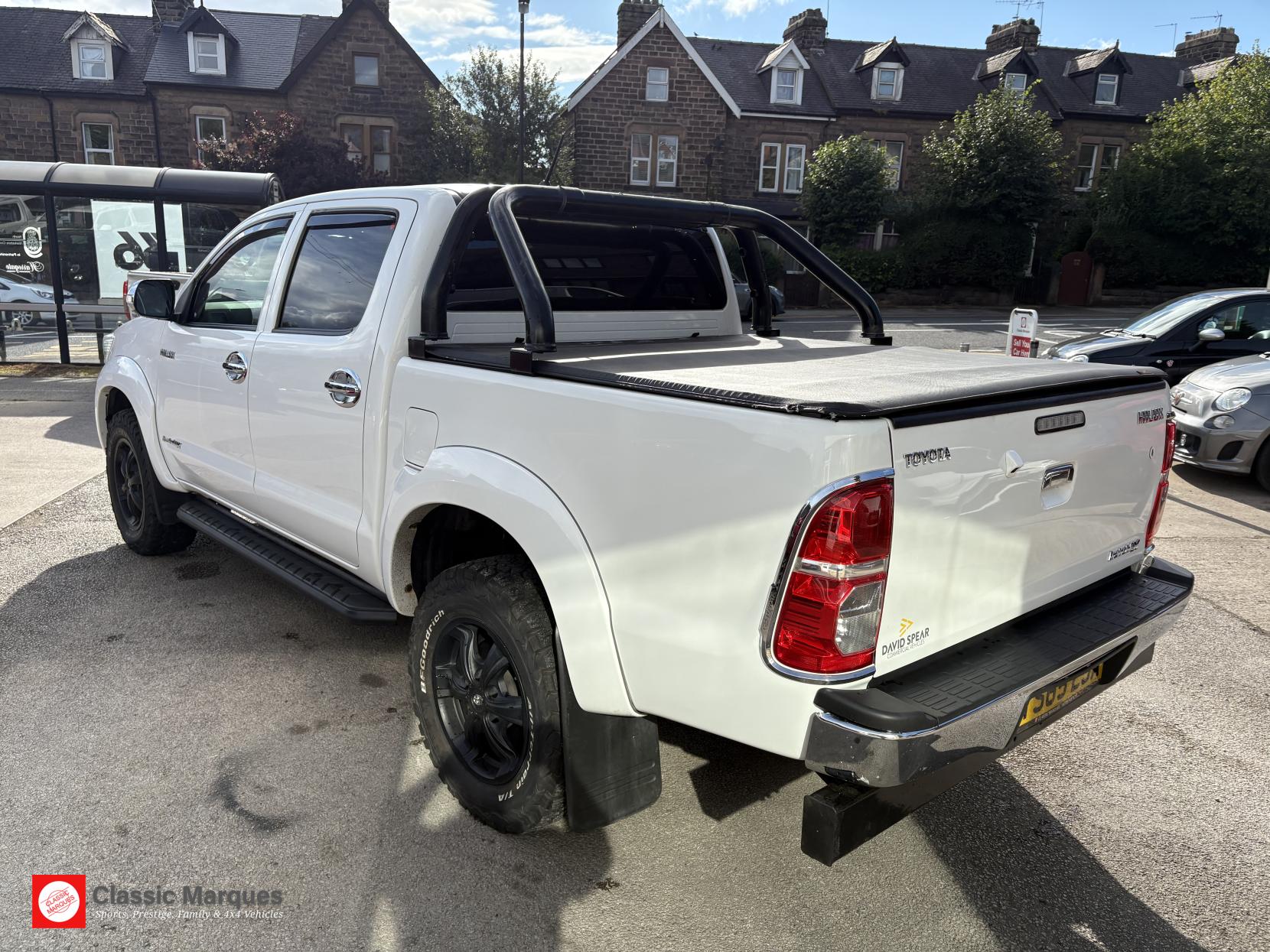 Toyota Hilux 3.0 D-4D Invincible X Pickup Double Cab 4dr Diesel Auto 4WD Euro 5 (Hi Over) (171 ps)