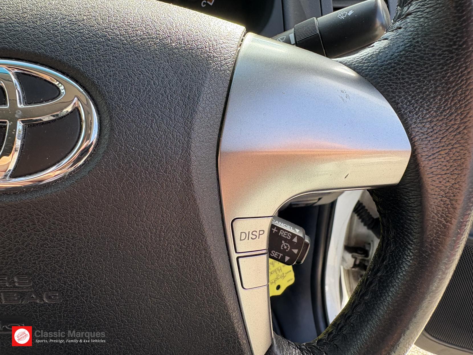 Toyota Hilux 3.0 D-4D Invincible X Pickup Double Cab 4dr Diesel Auto 4WD Euro 5 (Hi Over) (171 ps)