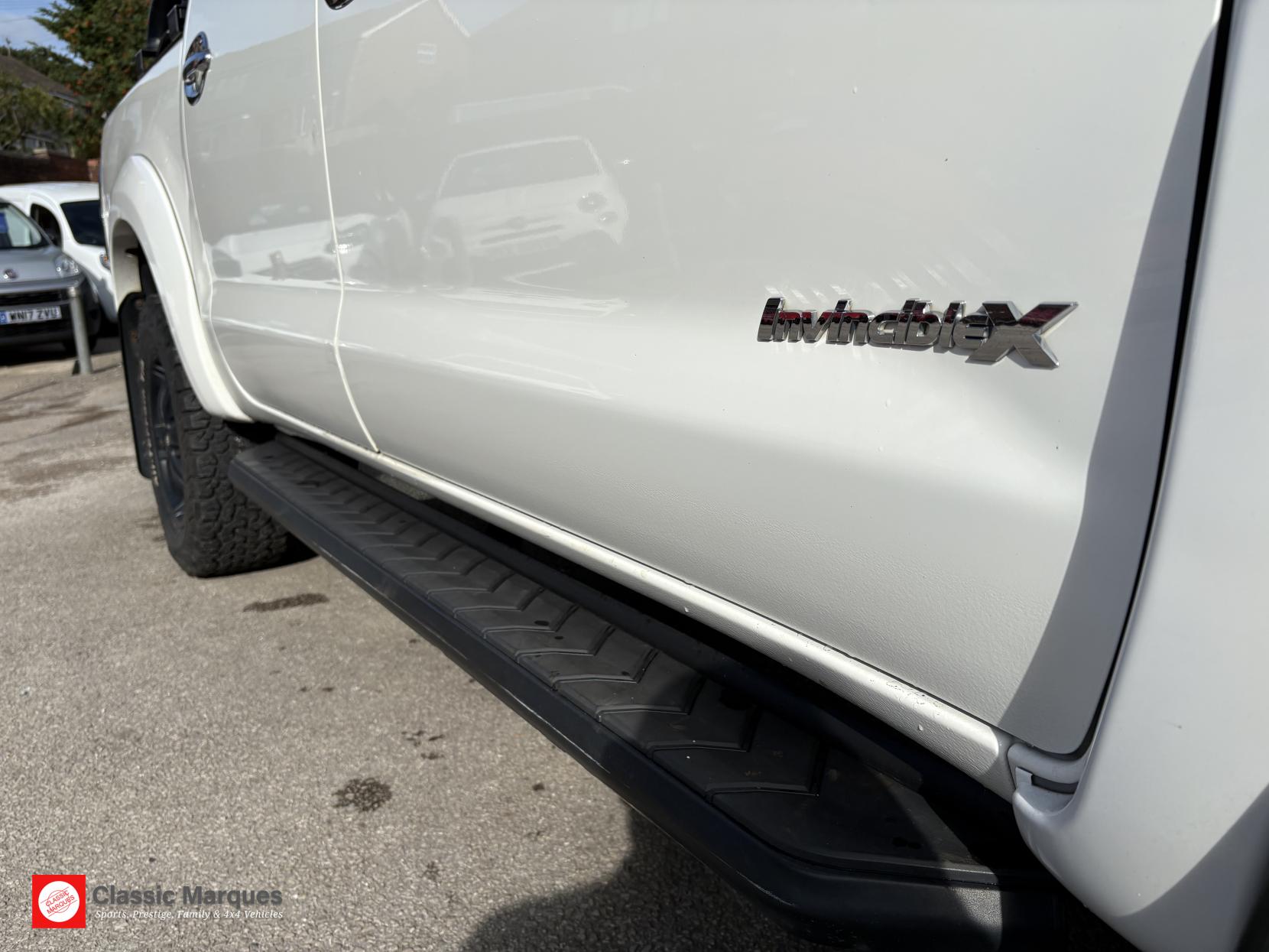 Toyota Hilux 3.0 D-4D Invincible X Pickup Double Cab 4dr Diesel Auto 4WD Euro 5 (Hi Over) (171 ps)